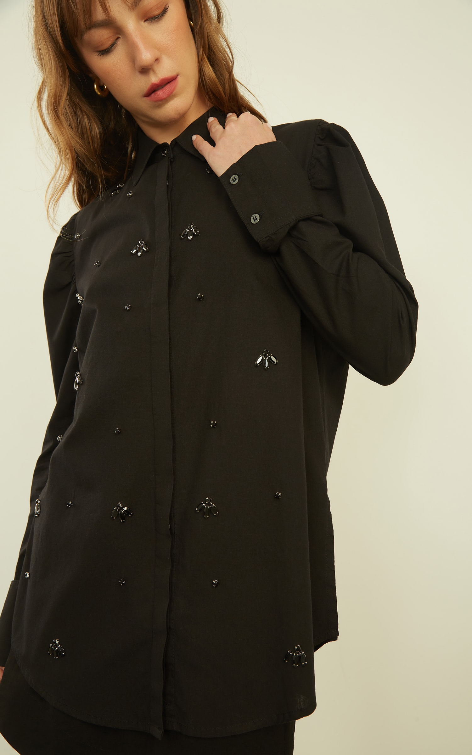 Camisa Bordada Manga Bufante Preto