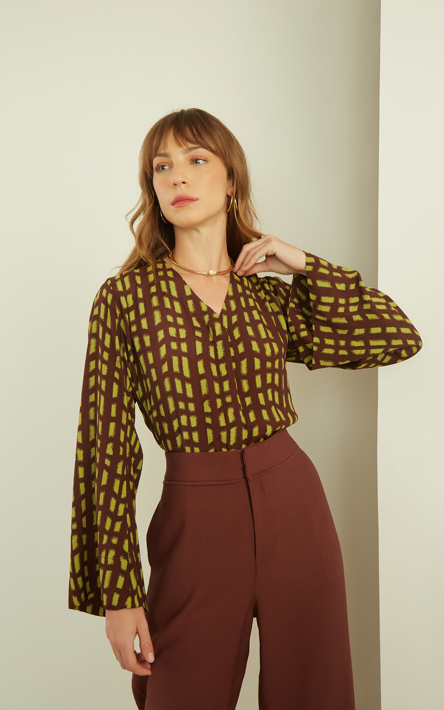 Camisa Esmeralda Manga Sino Marrom