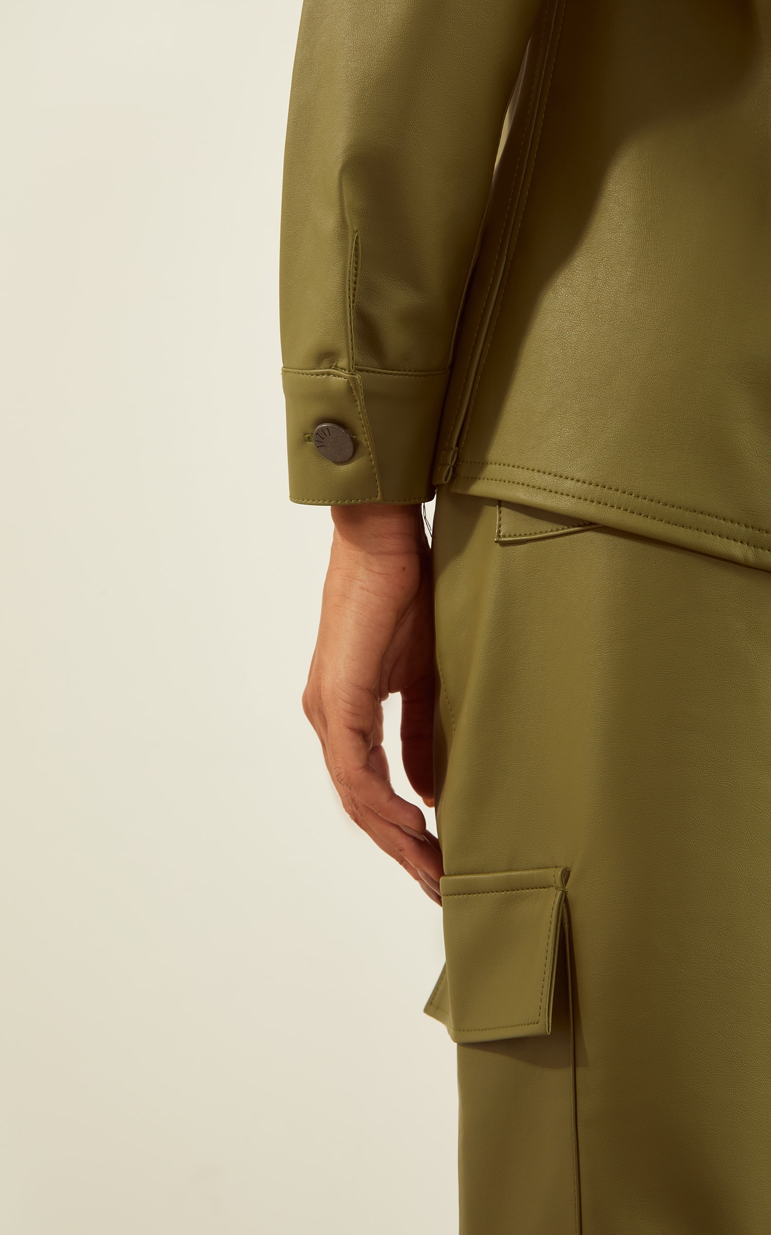 Camisa Like Leather Verde Militar