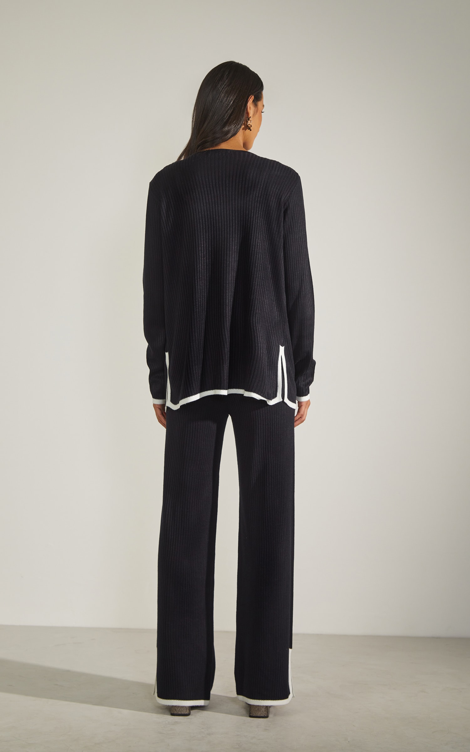 Cardigan Tricot Bicolor Preto e Off