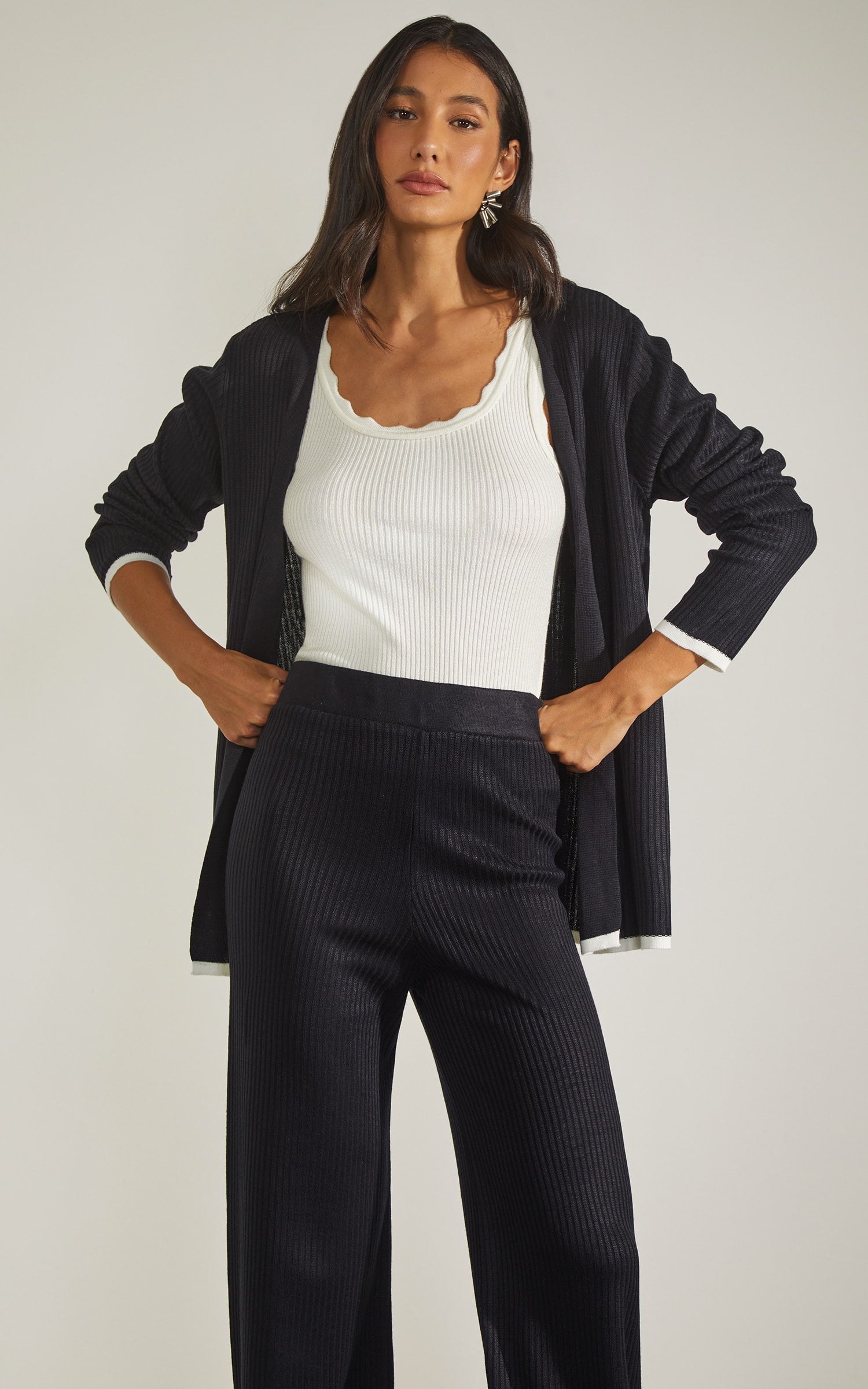 Cardigan Tricot Bicolor Preto e Off