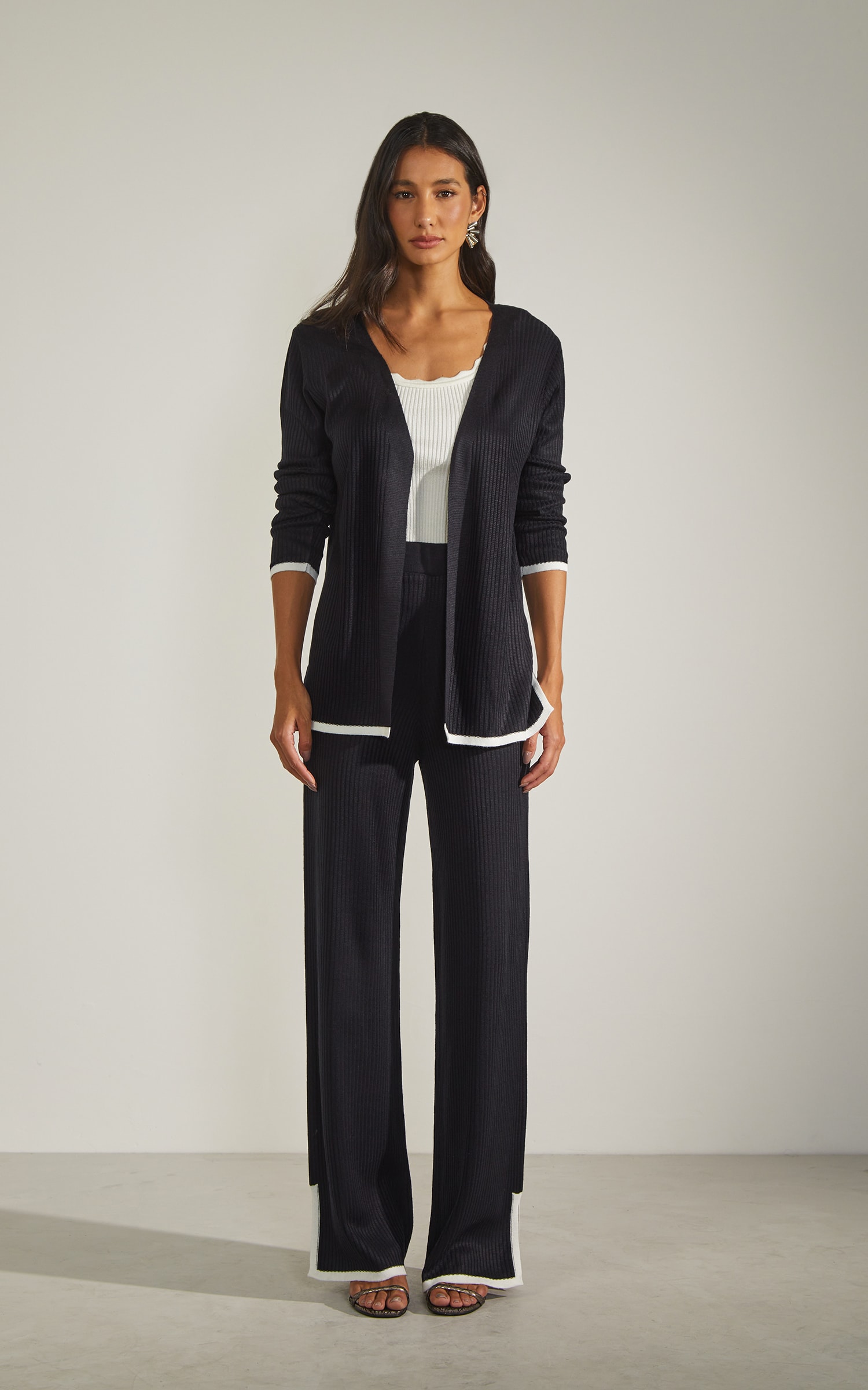 Cardigan Tricot Bicolor Preto e Off