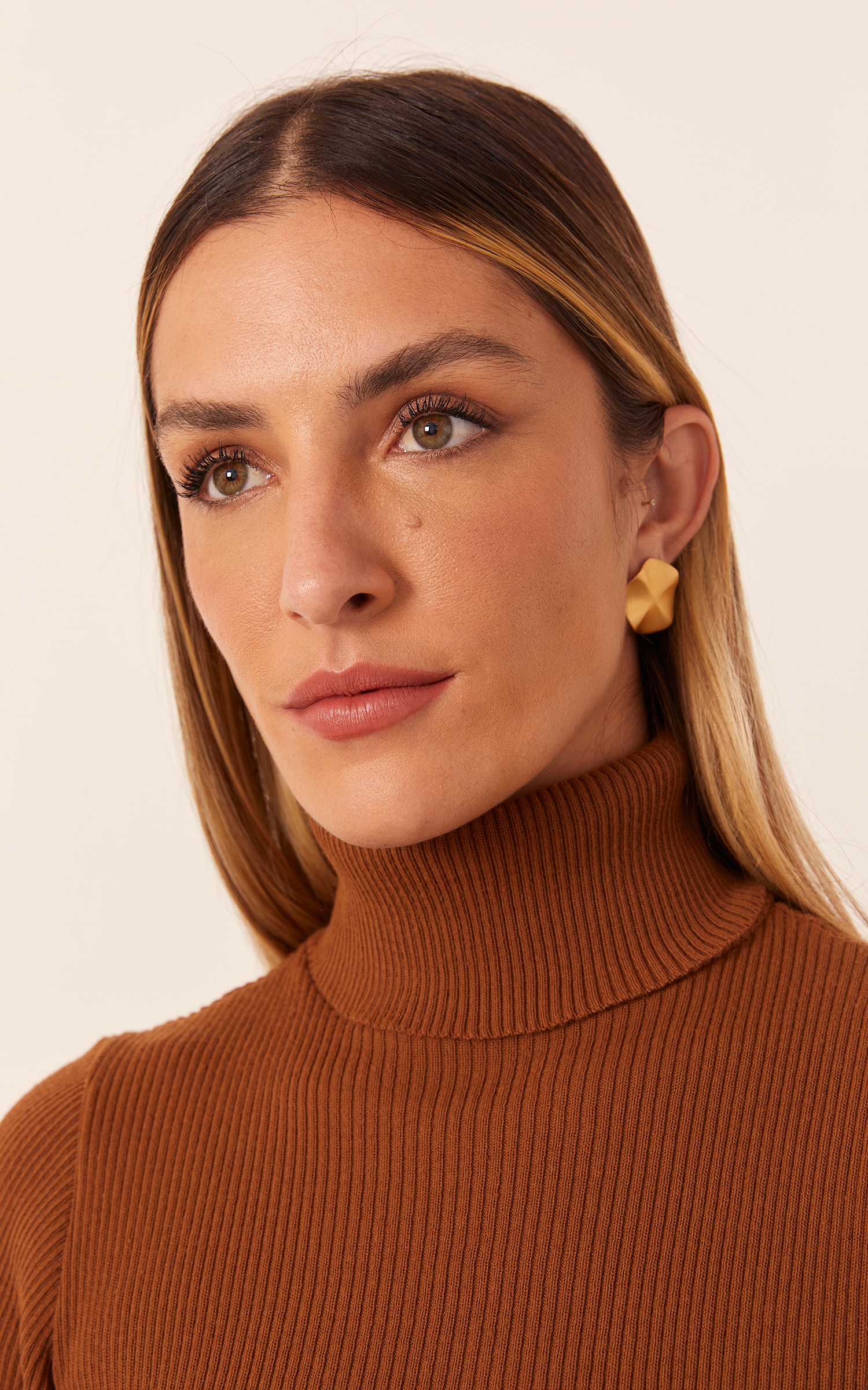 Casaco Cropped Gola Alta Manga Longa Caramelo