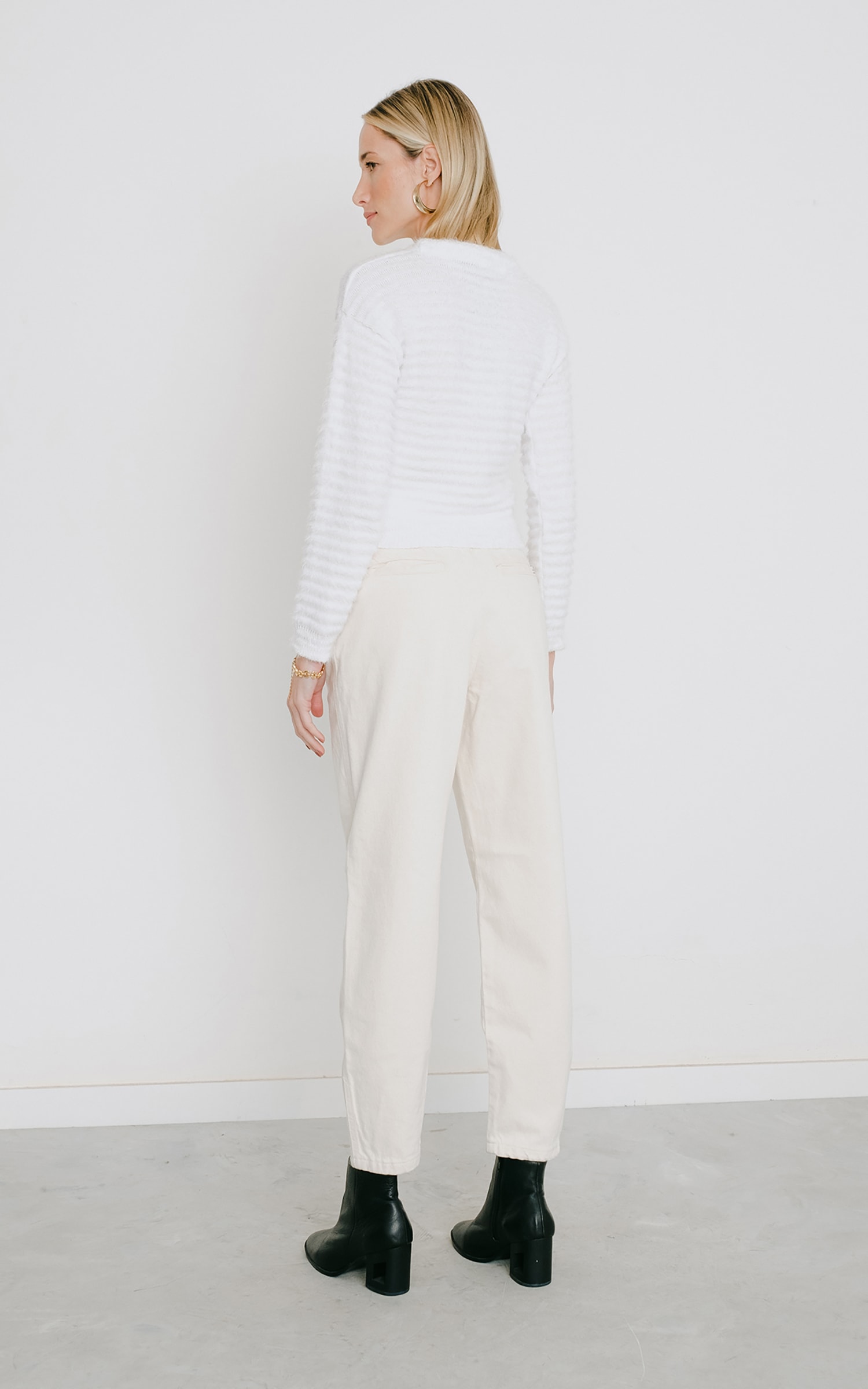 Casaco Cropped Tricot Pelo Off White