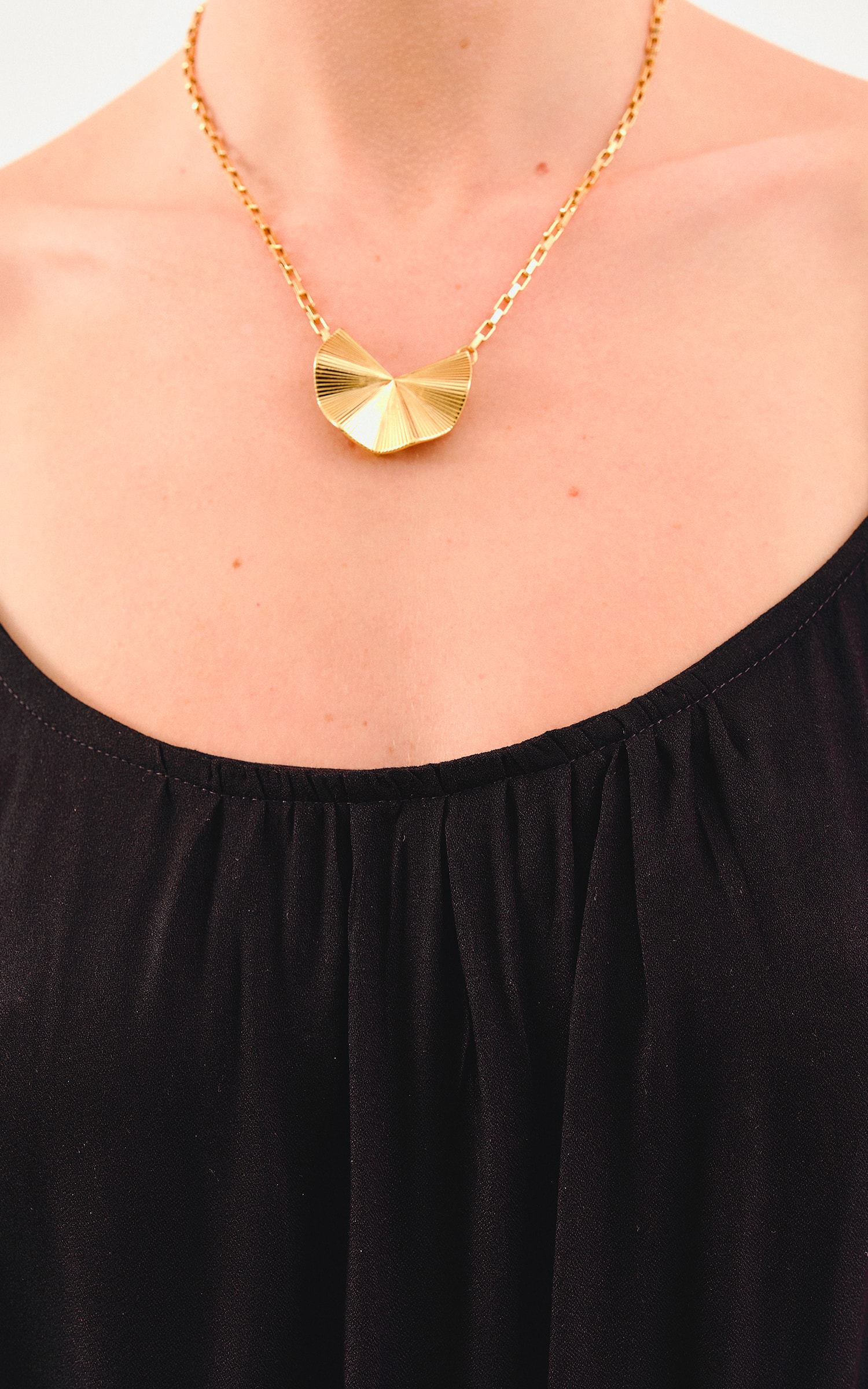 Choker Plissado Dourado