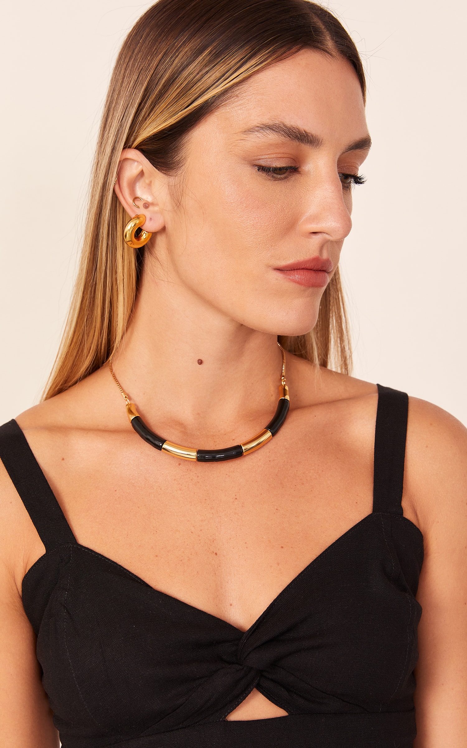 Choker Resina Metal Dourado