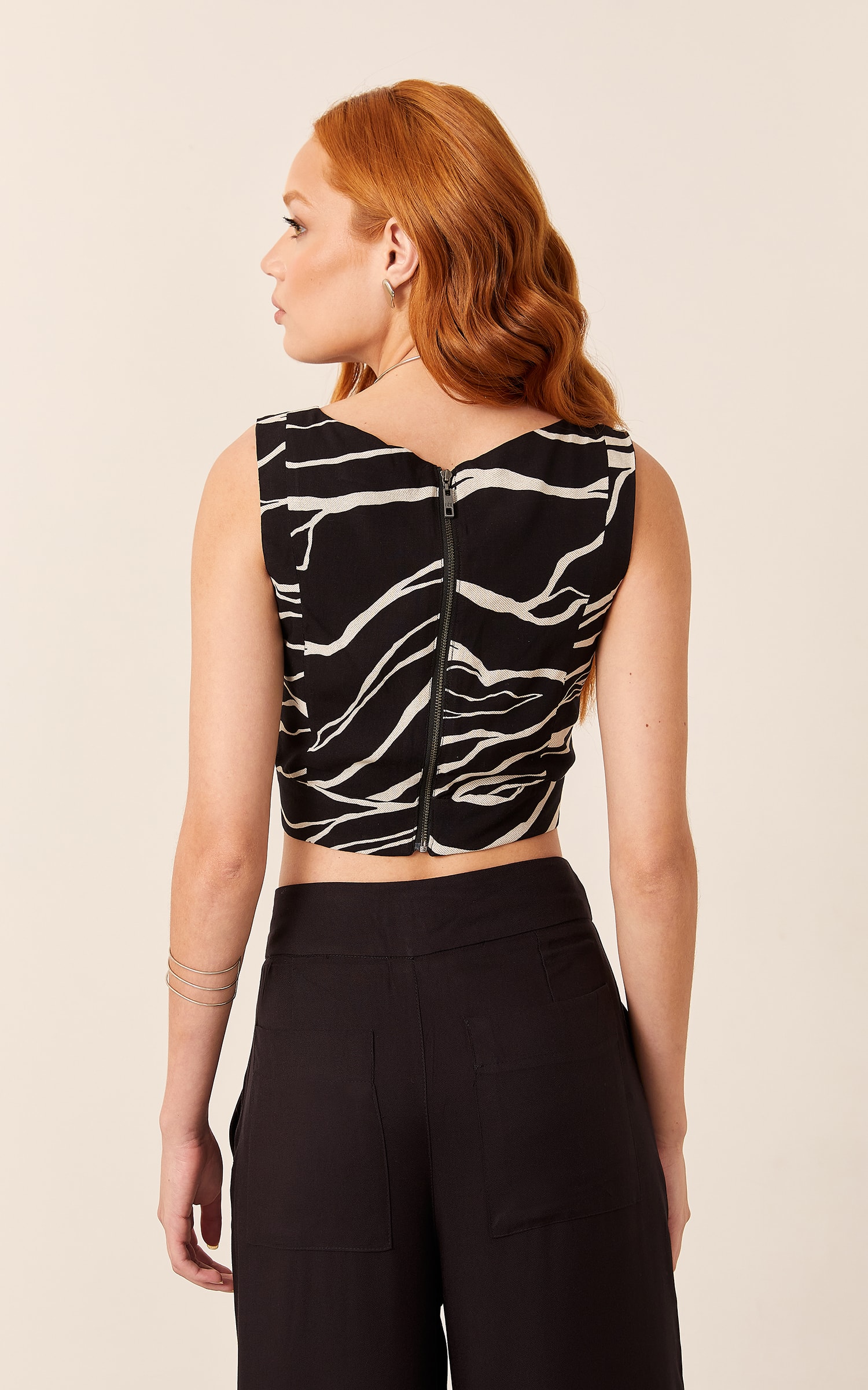 Cropped Abertura Lateral Estampa Lina Preto