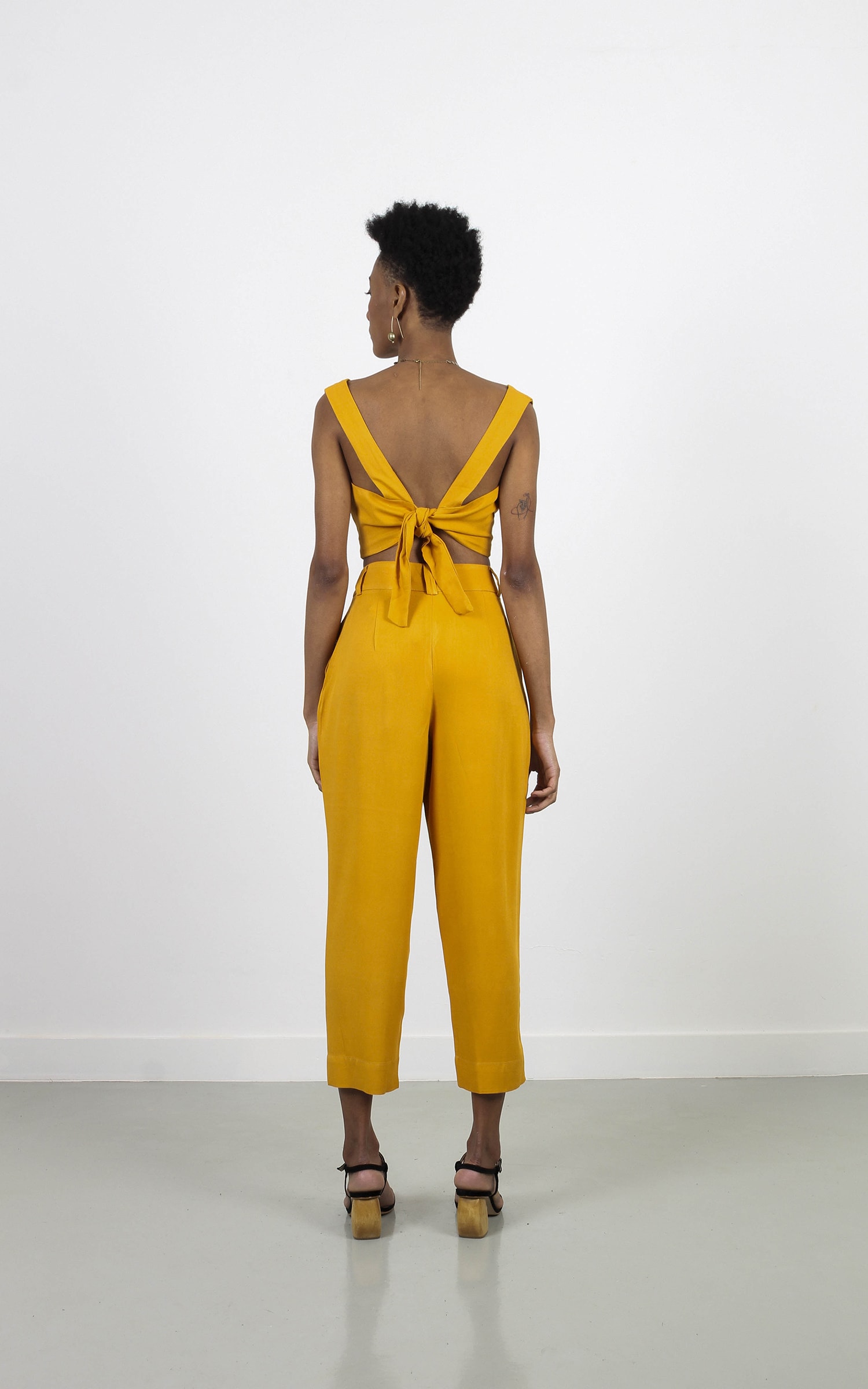 Cropped Alfaiataria Mostarda