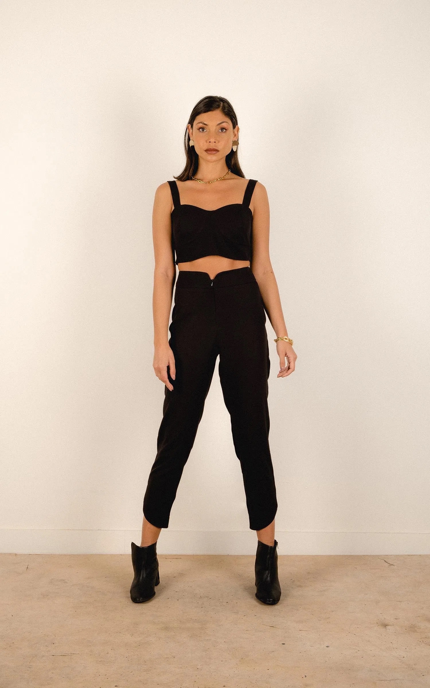 Cropped Atemporal Preto