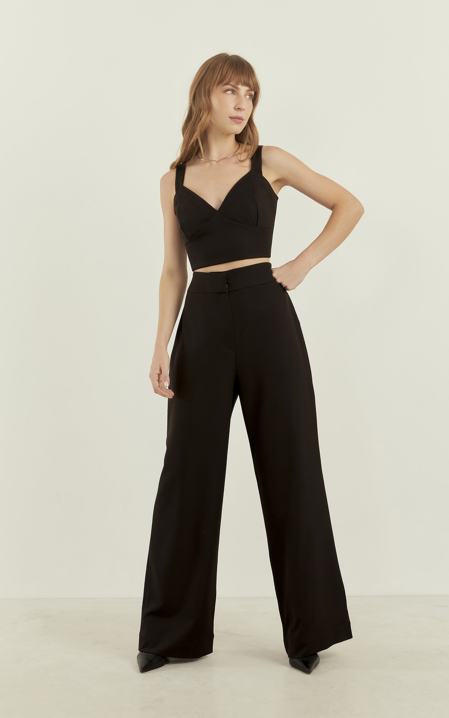Cropped Dalia Recortes Preto