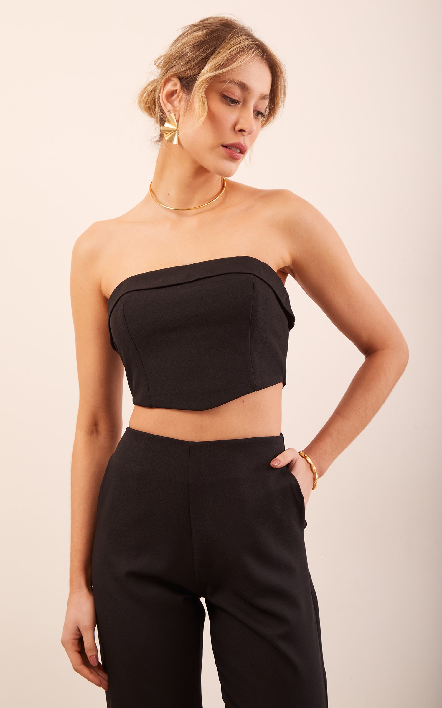 Cropped Moon Preto