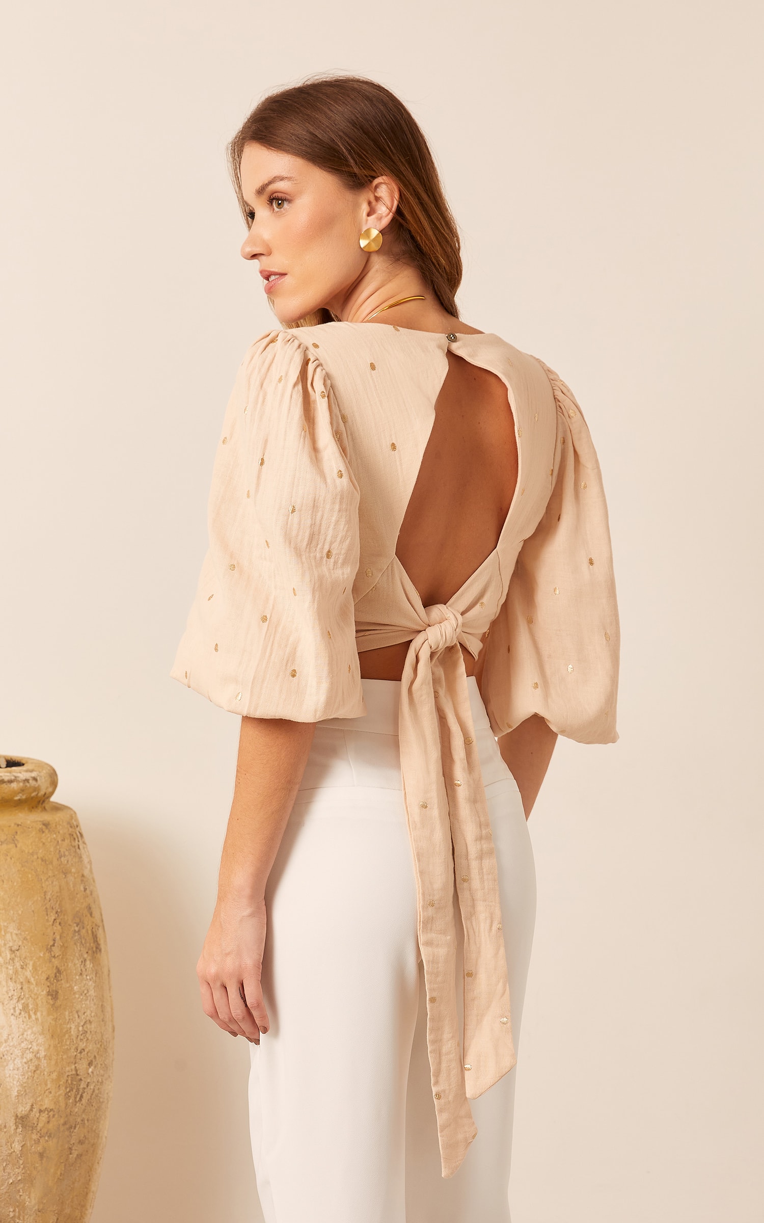 Cropped Nuvem Decote Costas Areia