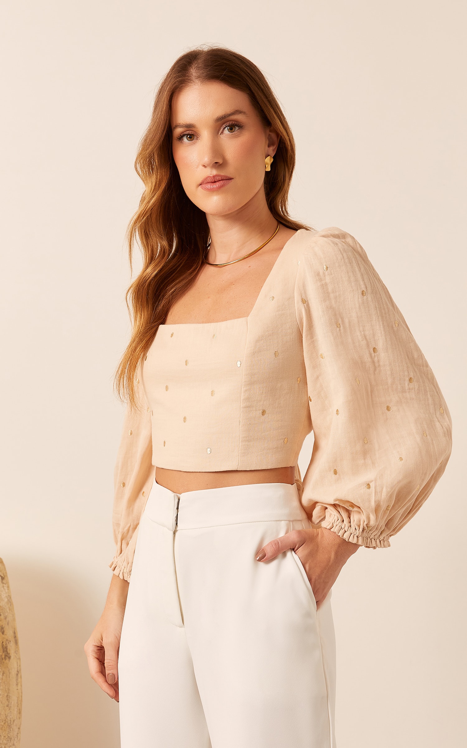 Cropped Nuvem Decote Costas Areia