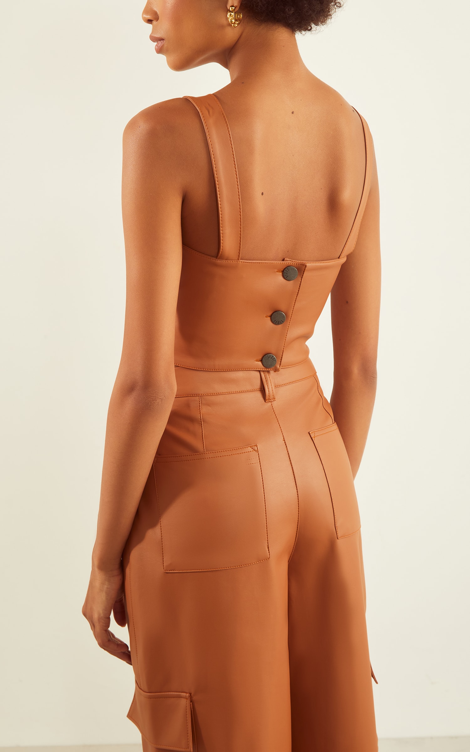 Cropped Pesponto Like Leather Caramelo