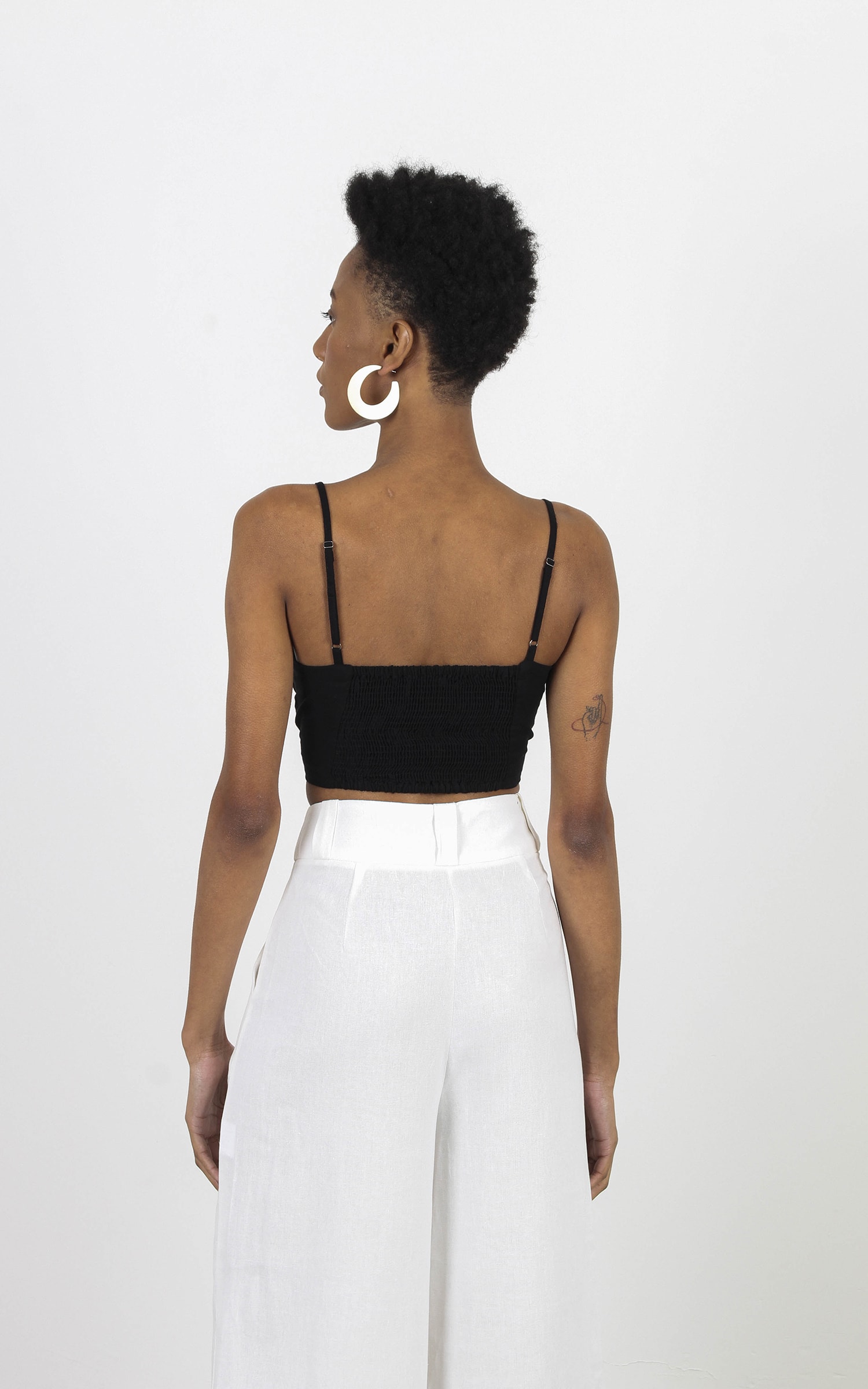 Cropped Saturno Preto