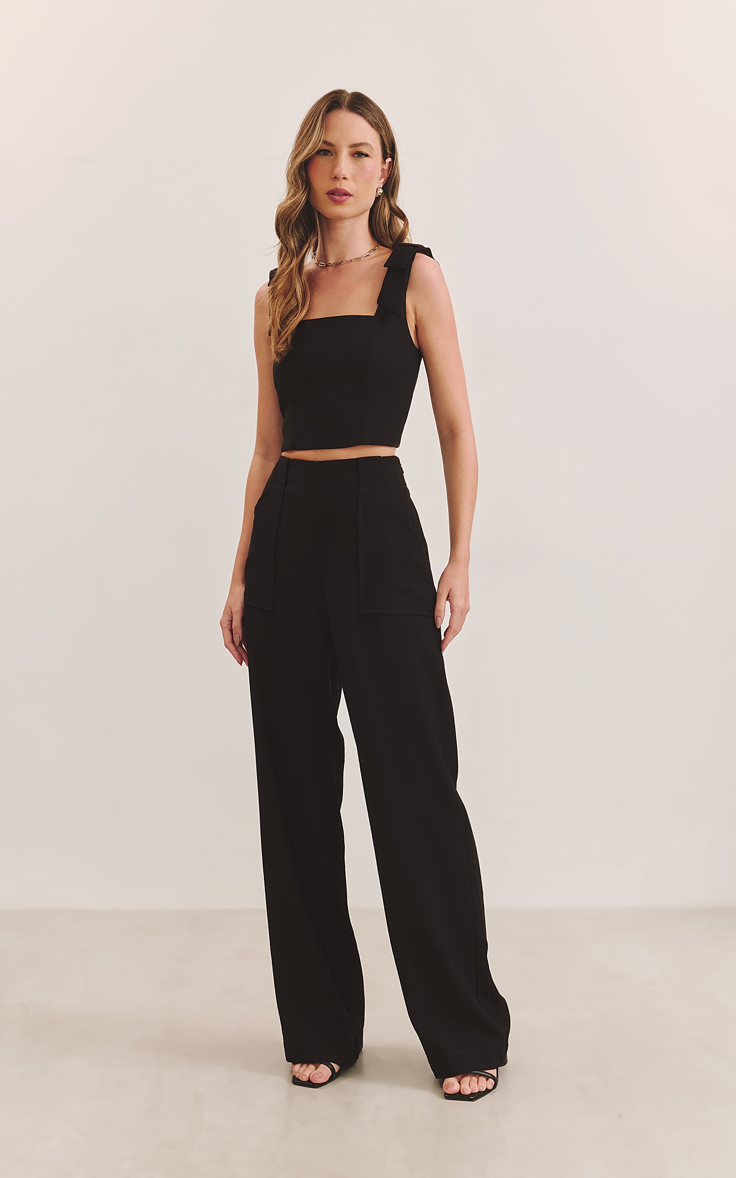 Cropped Sublime Detalhe Alça Preto
