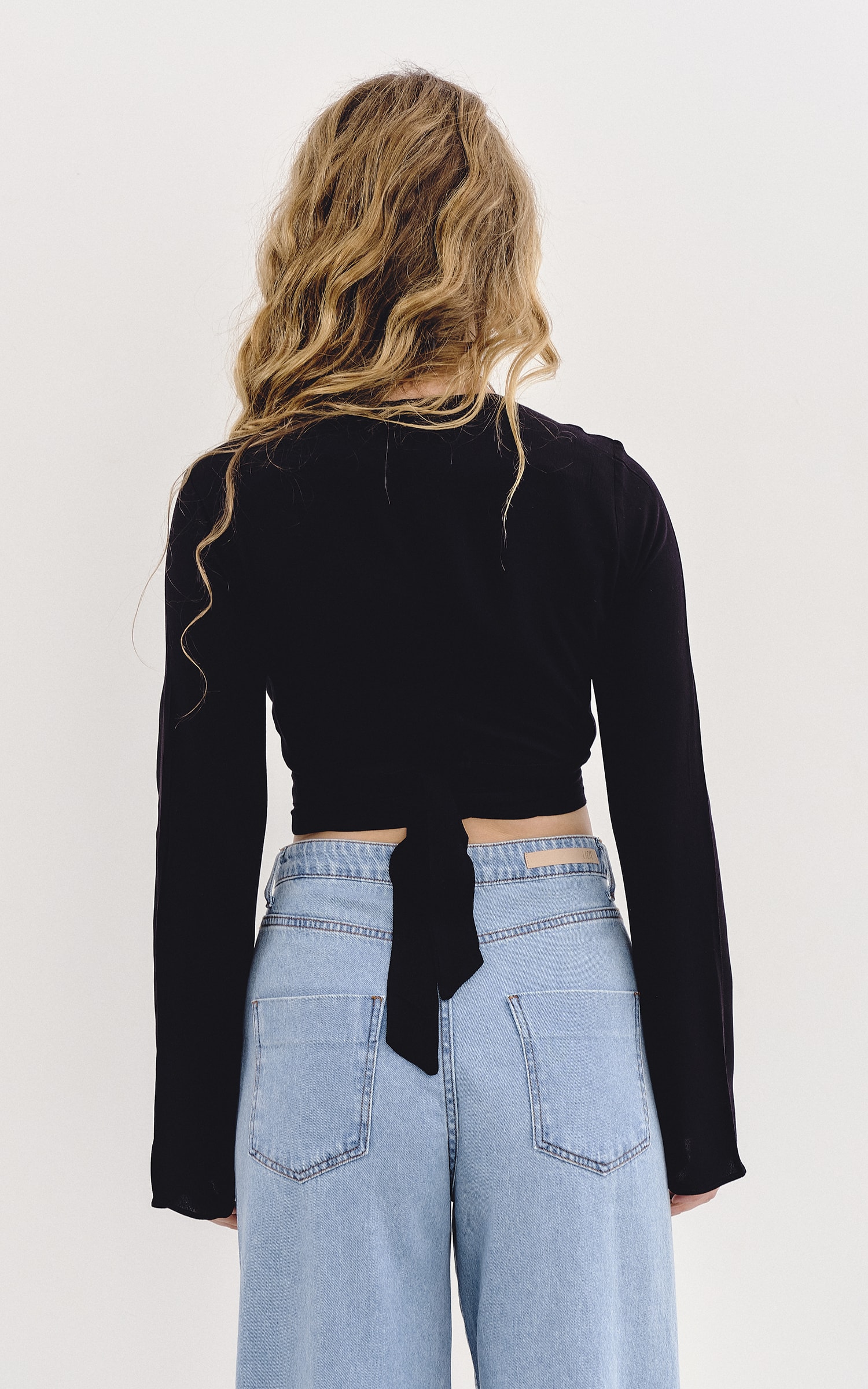 Cropped Transpassado Manga Longa Preto