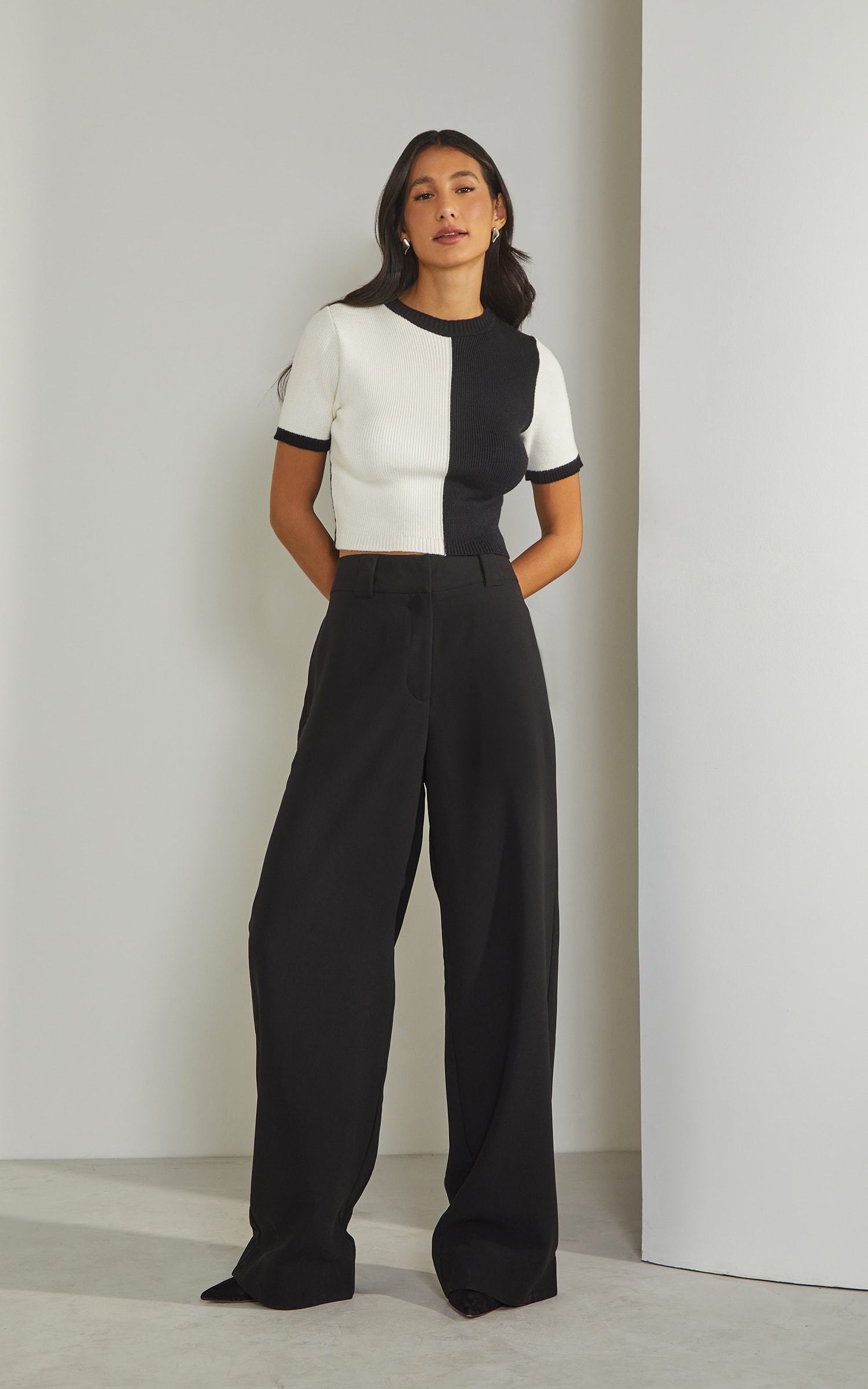 Cropped Tricot Bicolor Preto e Off