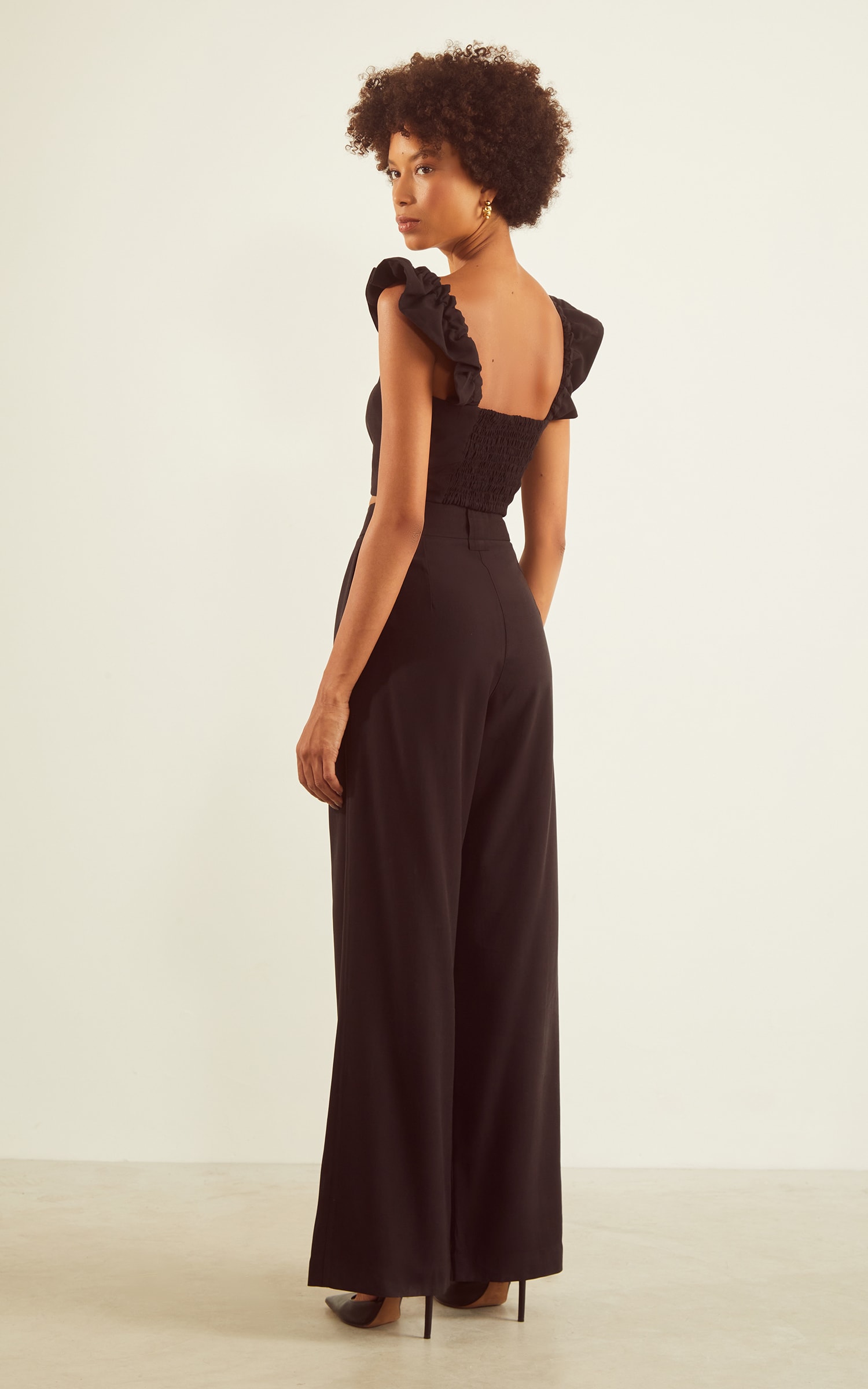 Cropped Velvet Detalhe Busto Preto