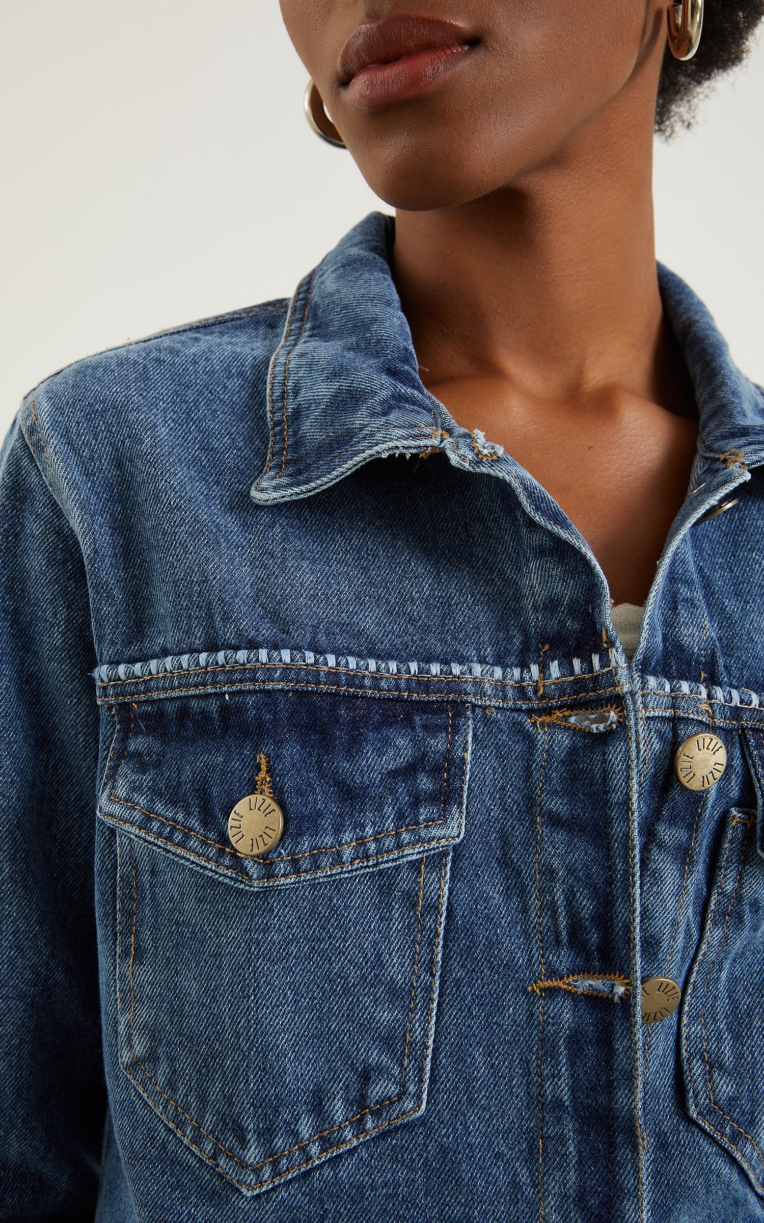 Jaqueta Bordada Jeans Escuro