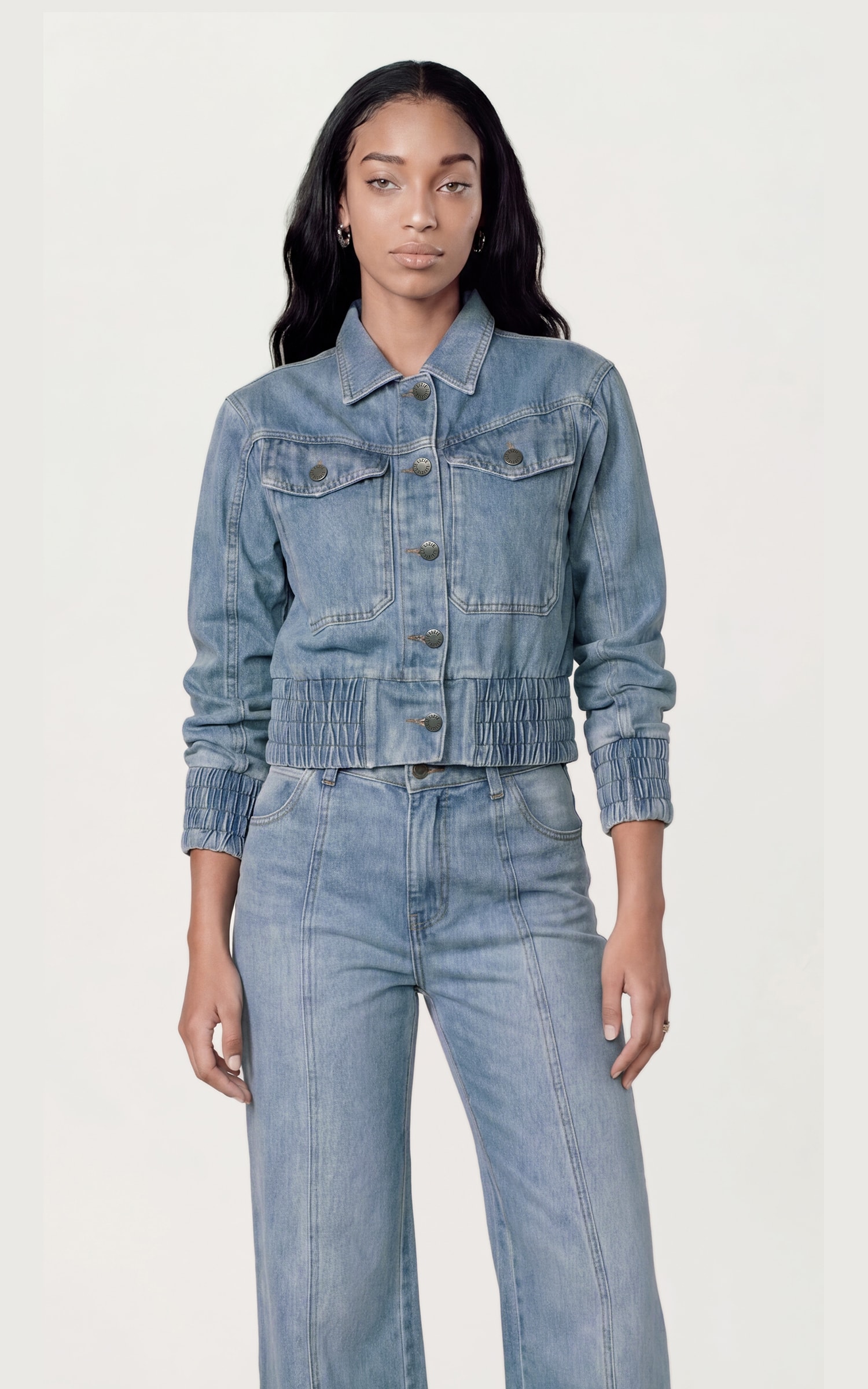 Jaqueta Jeans Barra Detalhe Jeans Medio