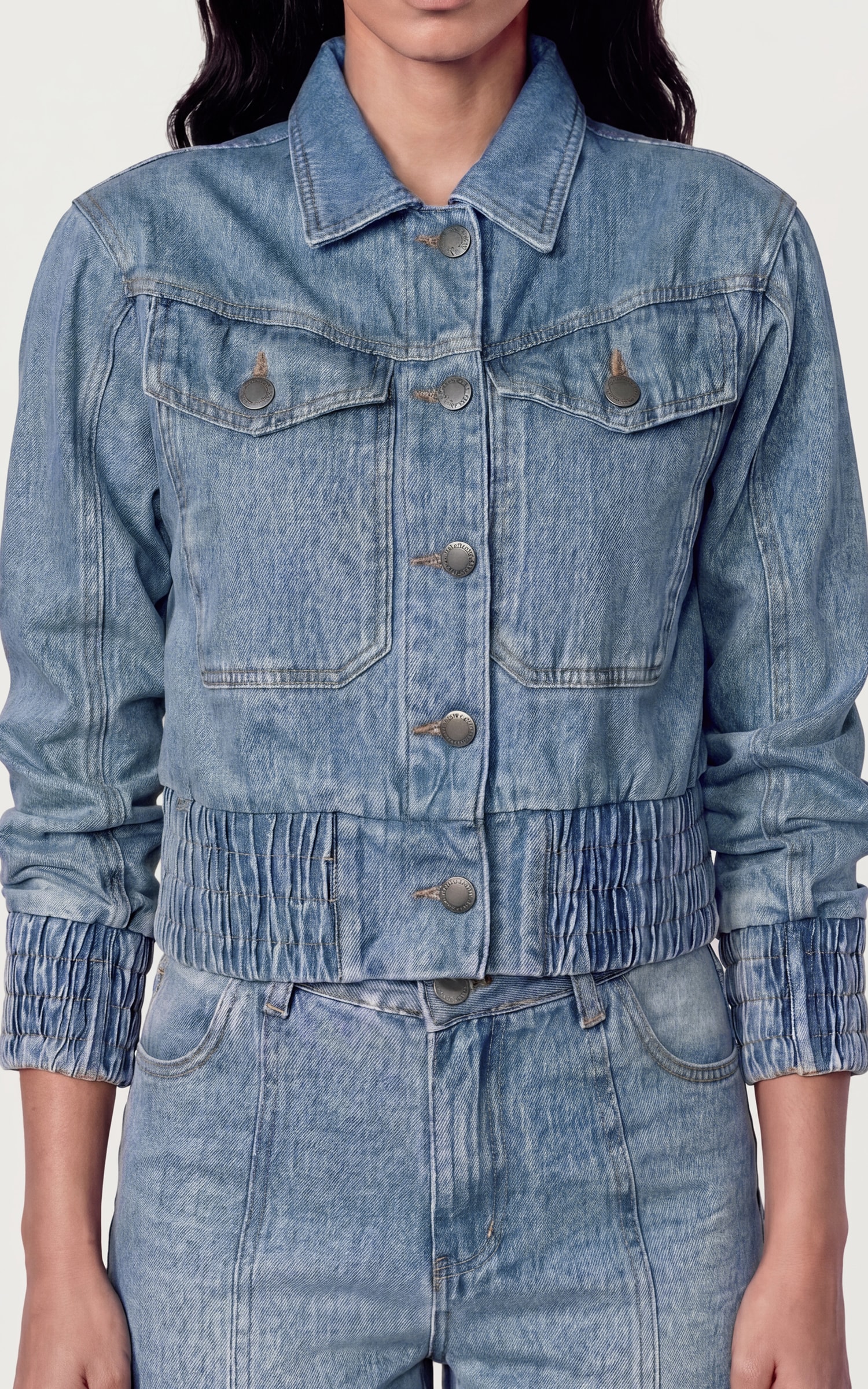 Jaqueta Jeans Barra Detalhe Jeans Medio