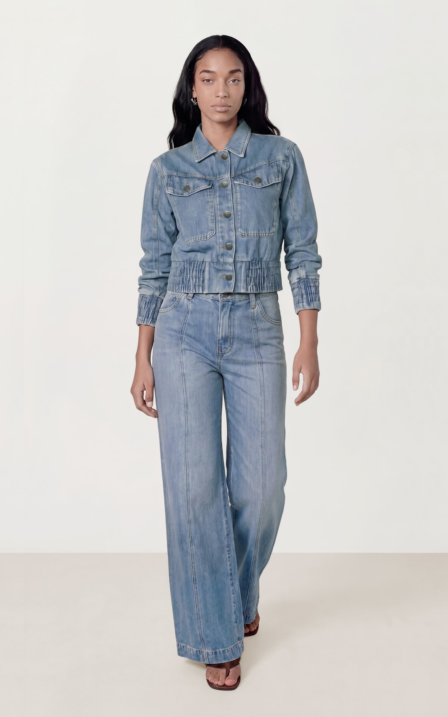Jaqueta Jeans Barra Detalhe Jeans Medio