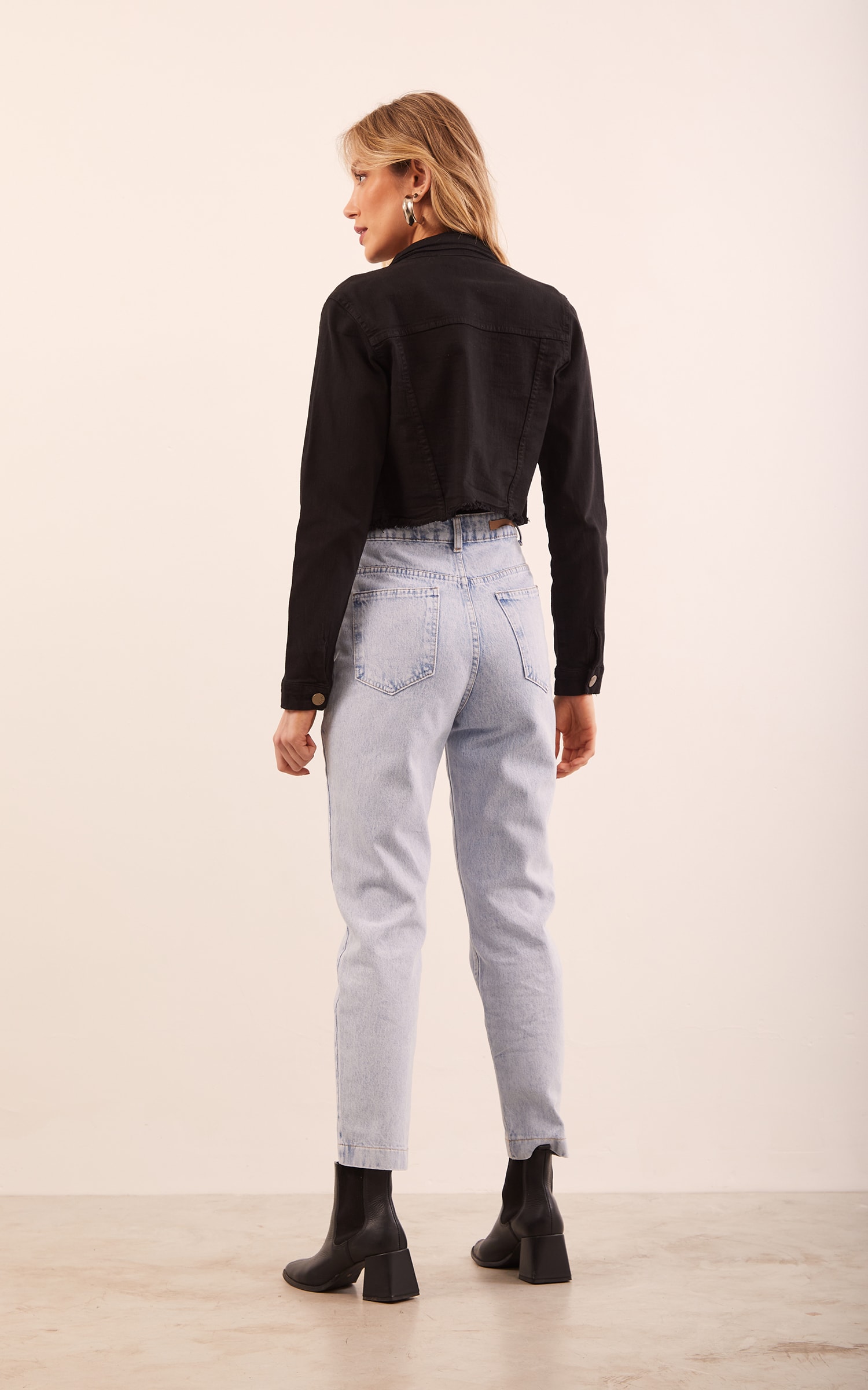 Jaqueta Sarja Cropped Preto