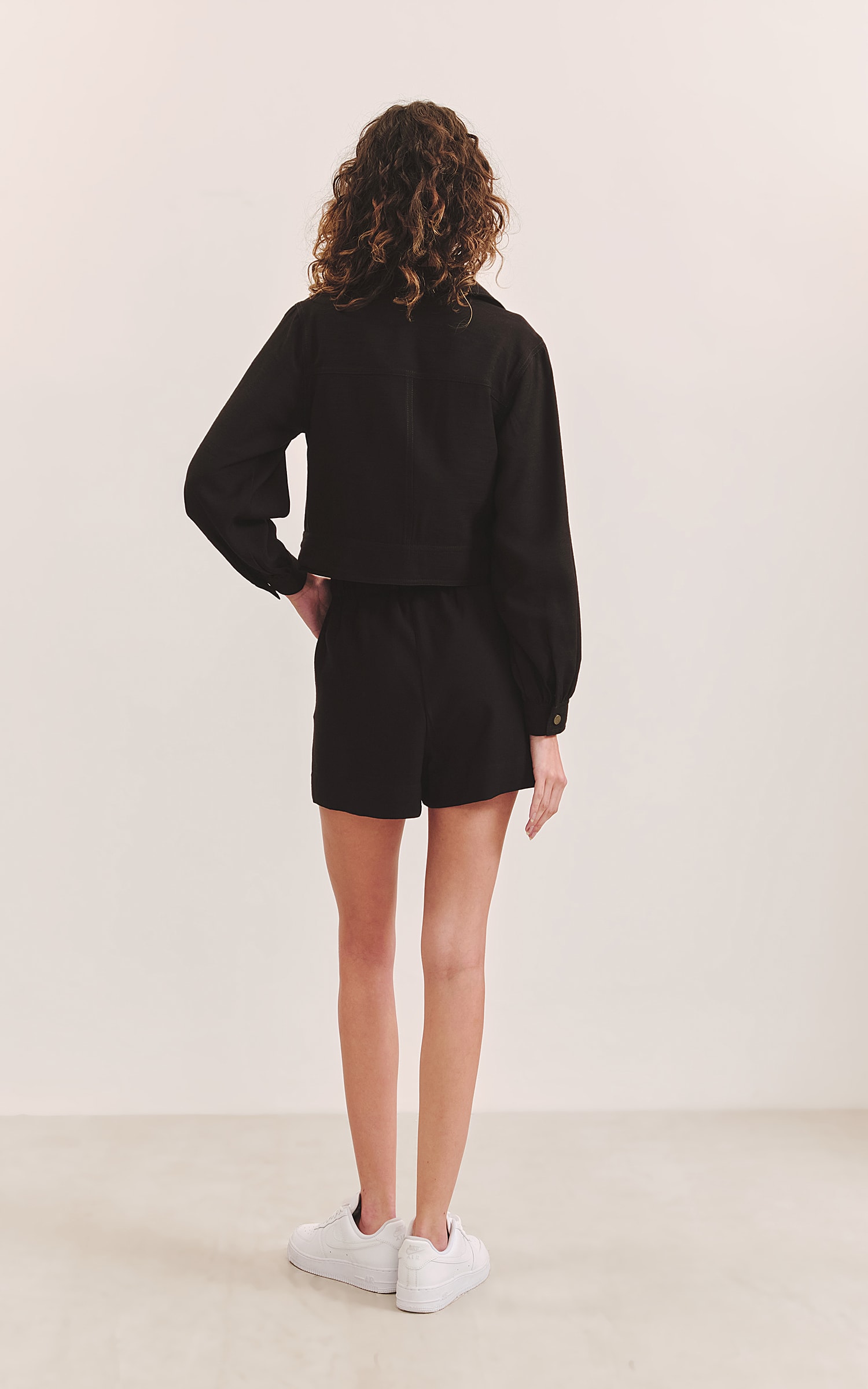 Jaqueta Sublime Detalhe Botoes Preto