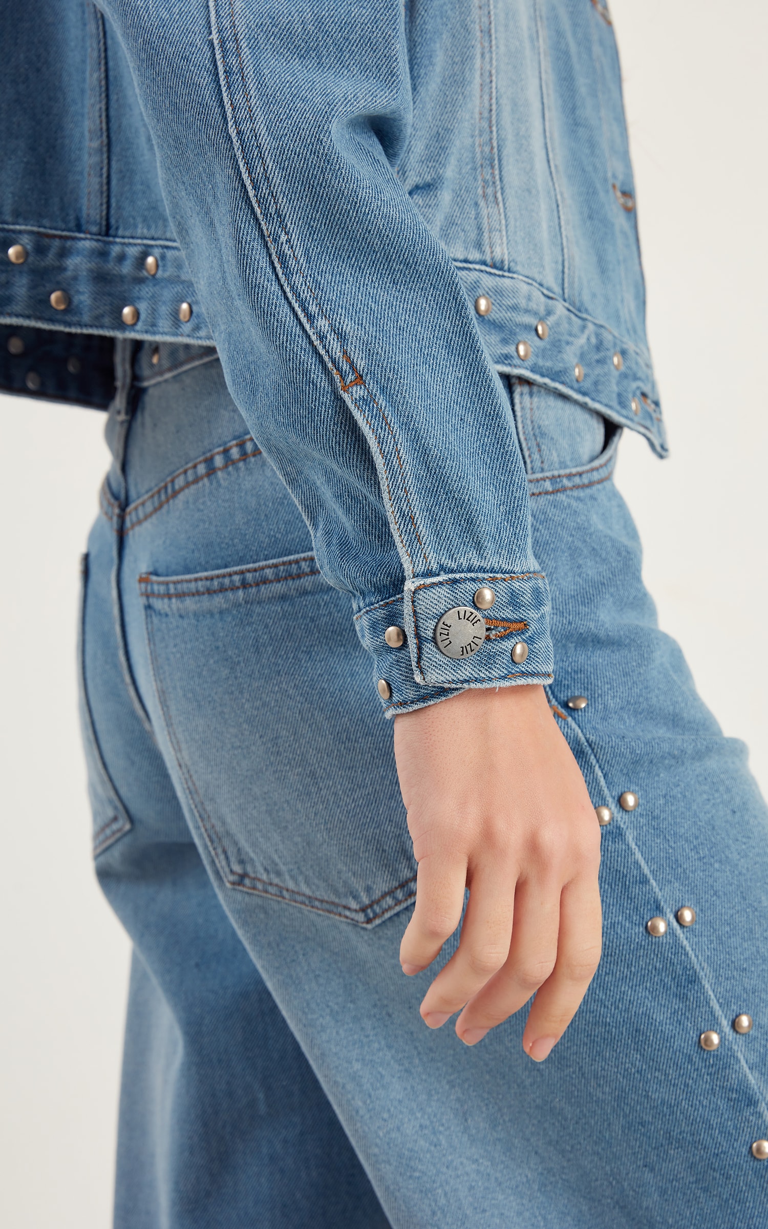 Jaqueta Tachas Jeans Médio