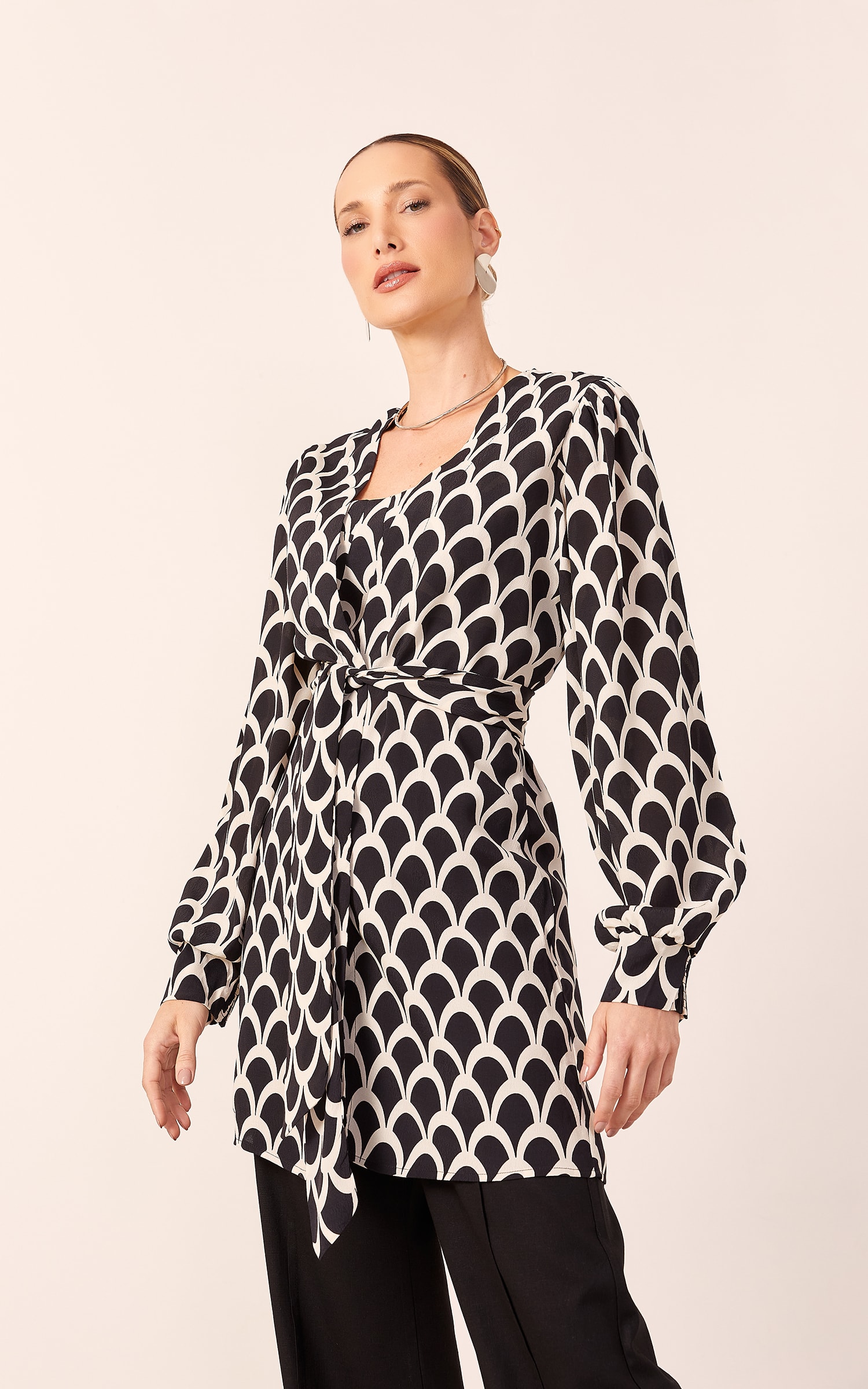 Kimono Arcos Com Faixa Preto