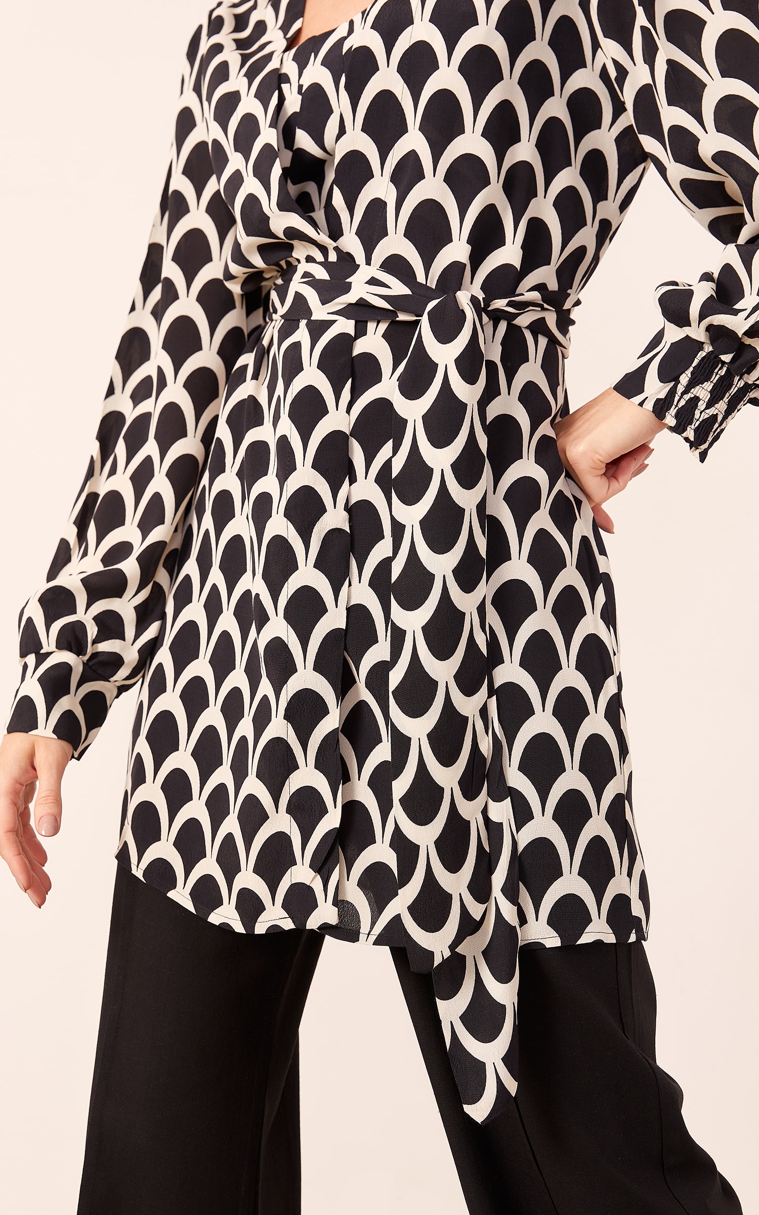 Kimono Arcos Com Faixa Preto