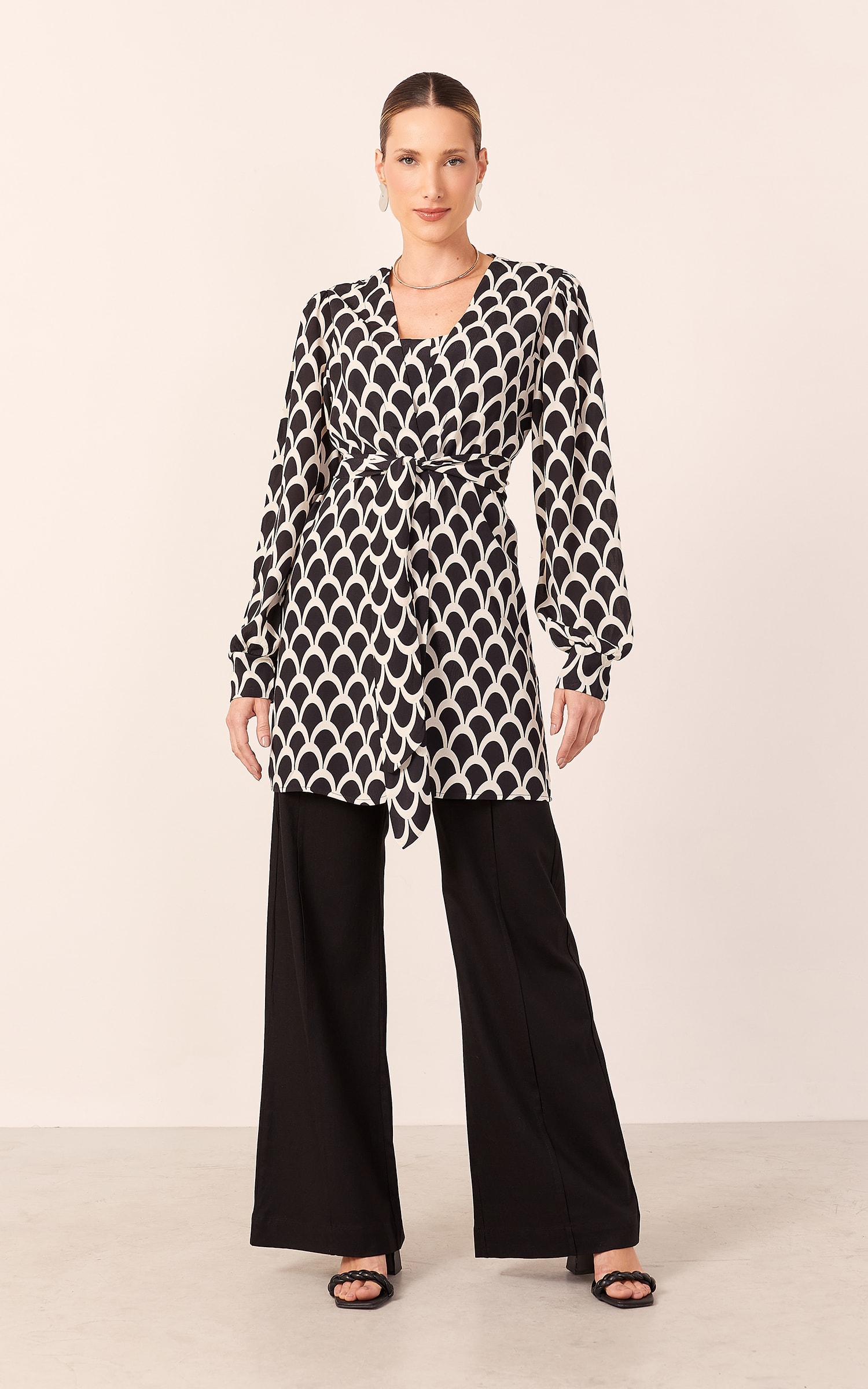 Kimono Arcos Com Faixa Preto
