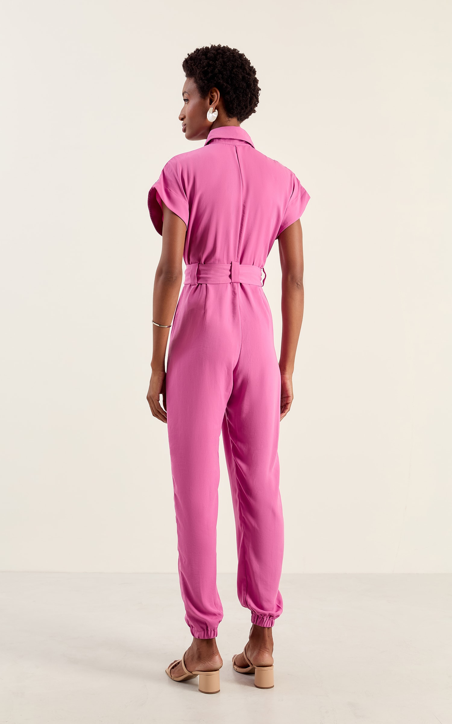 Macacão Botões Com Faixa Rosa