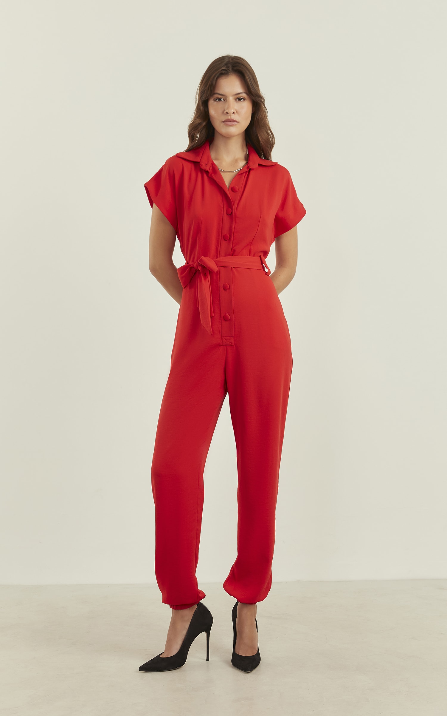 Macacão Botões Com Faixa Vermelho
