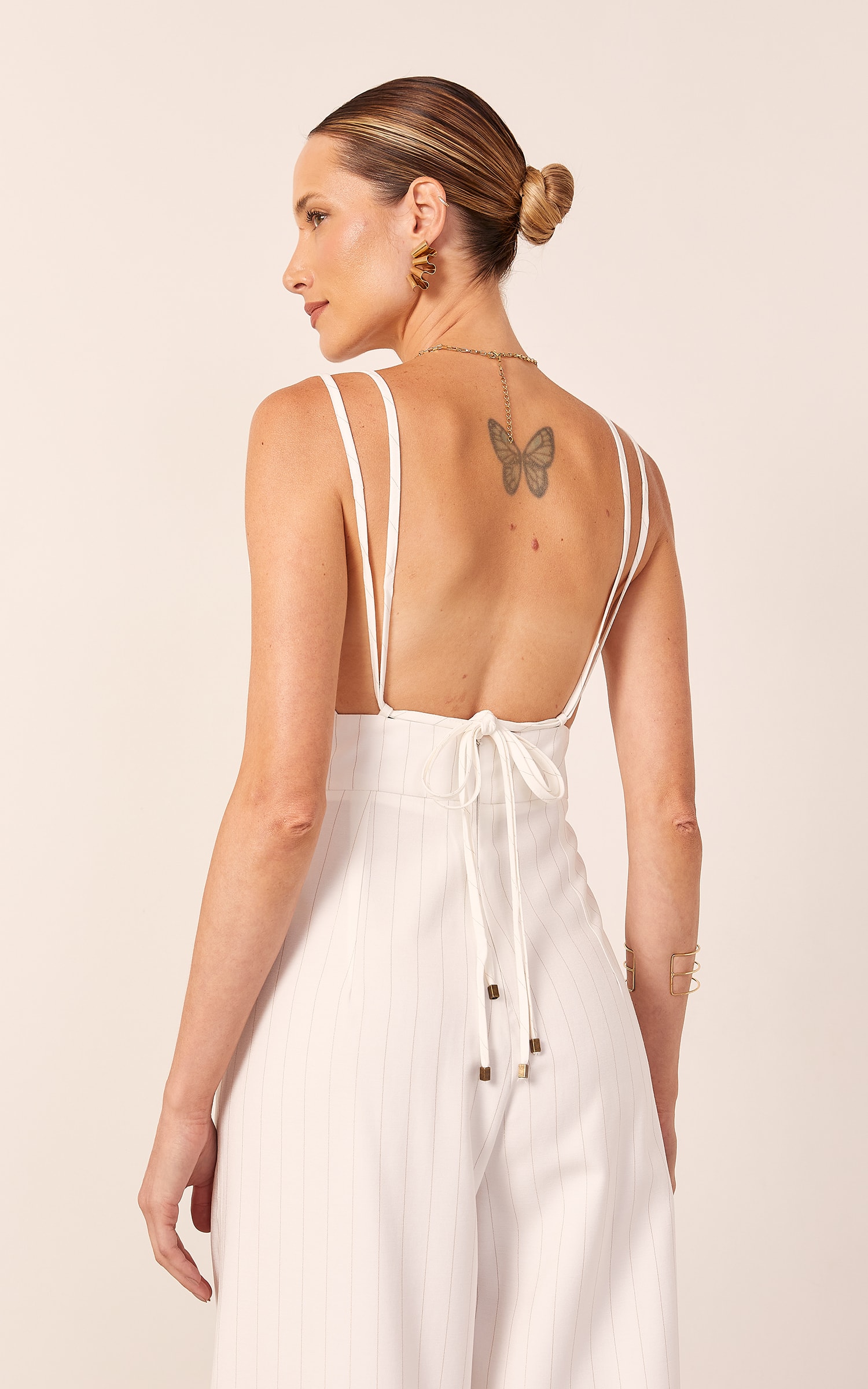 Macacão Elemento Decote Costas Off White
