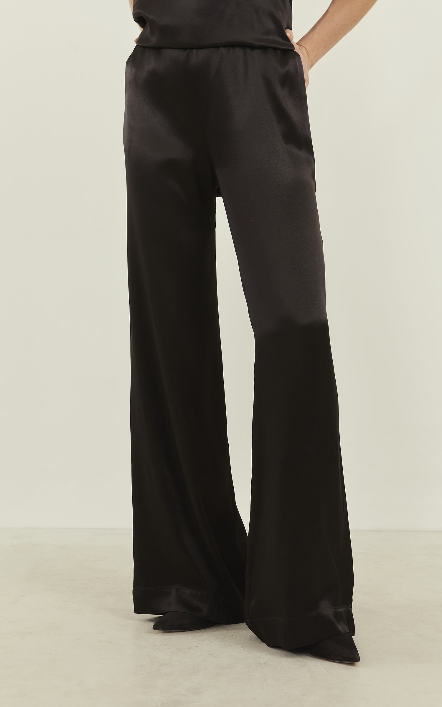 Pantalona Acetinada Ravena Preto
