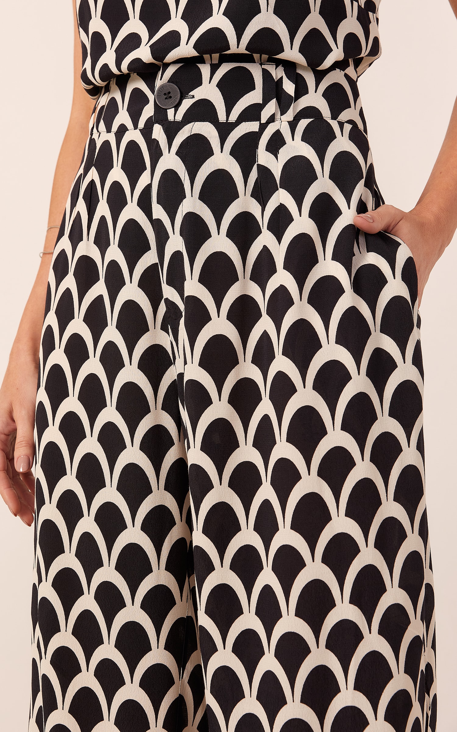 Pantalona Arcos Clássica Preto