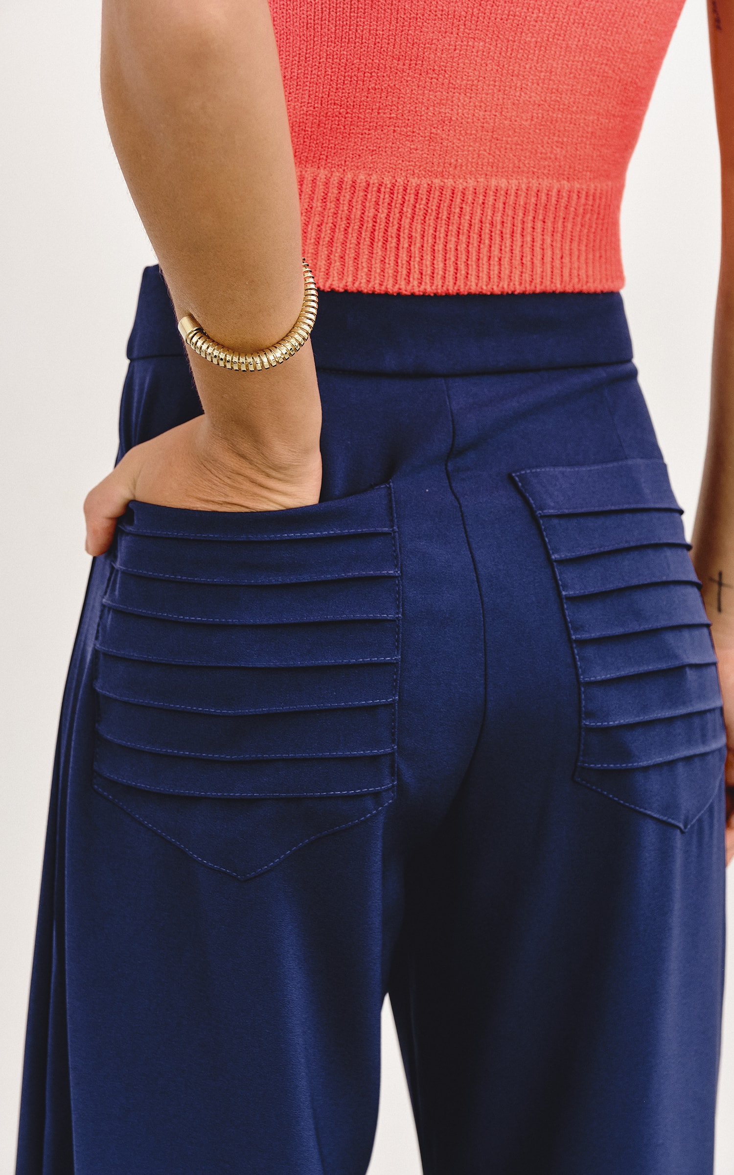 Pantalona Bolso Nervuras Marinho