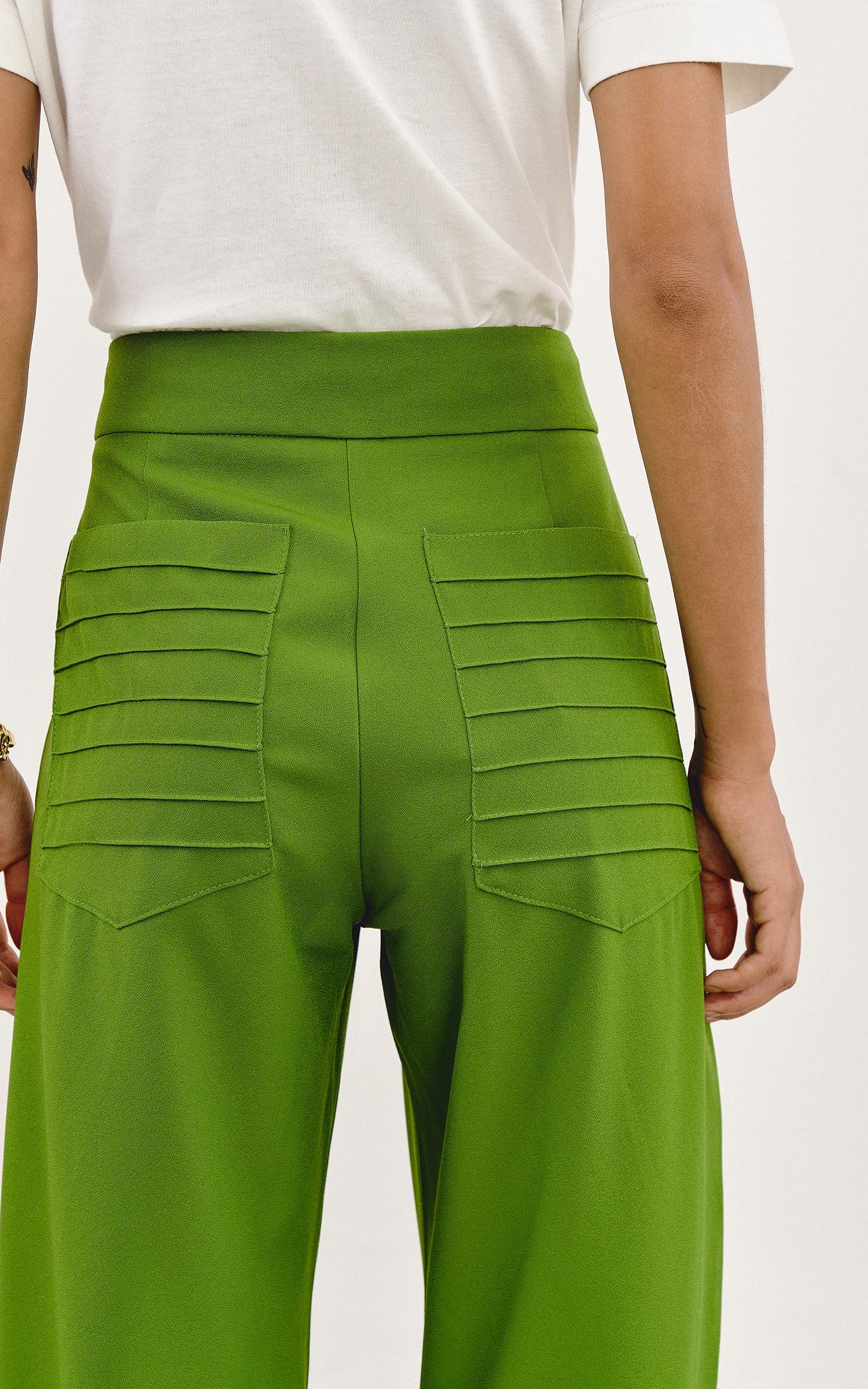 Pantalona Bolso Nervuras Verde Grama