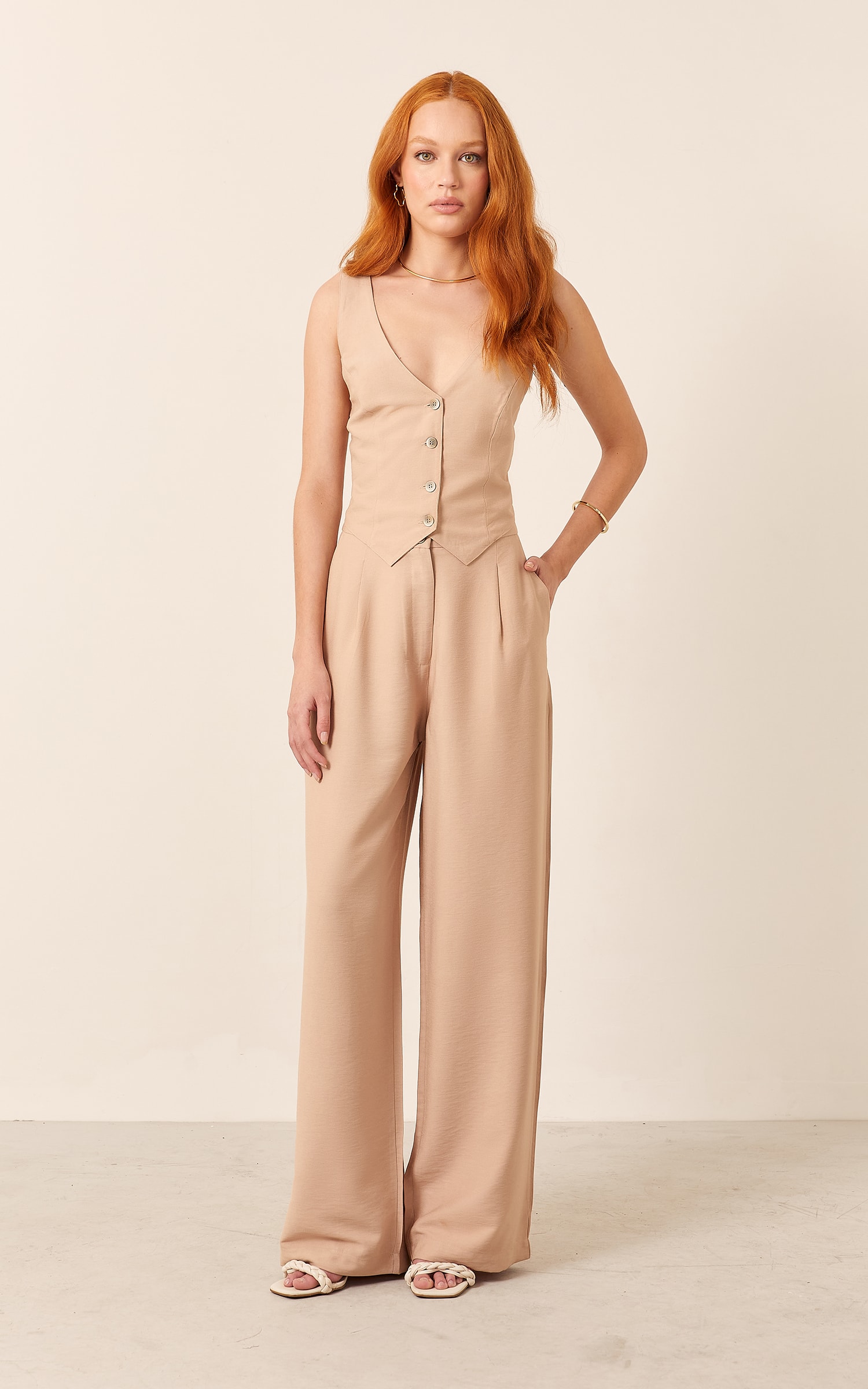 Pantalona Detalhe Pregas Natural