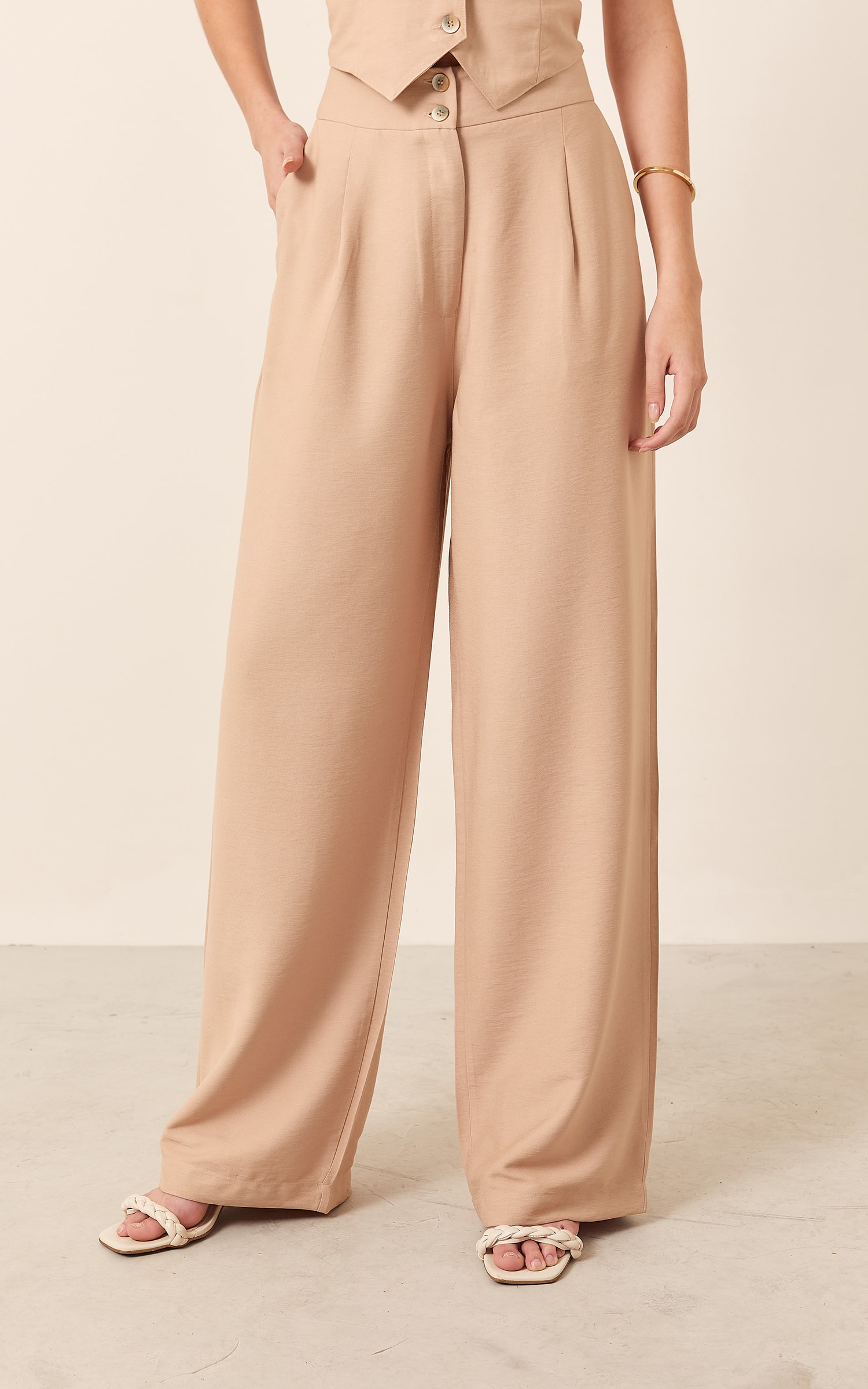 Pantalona Detalhe Pregas Natural