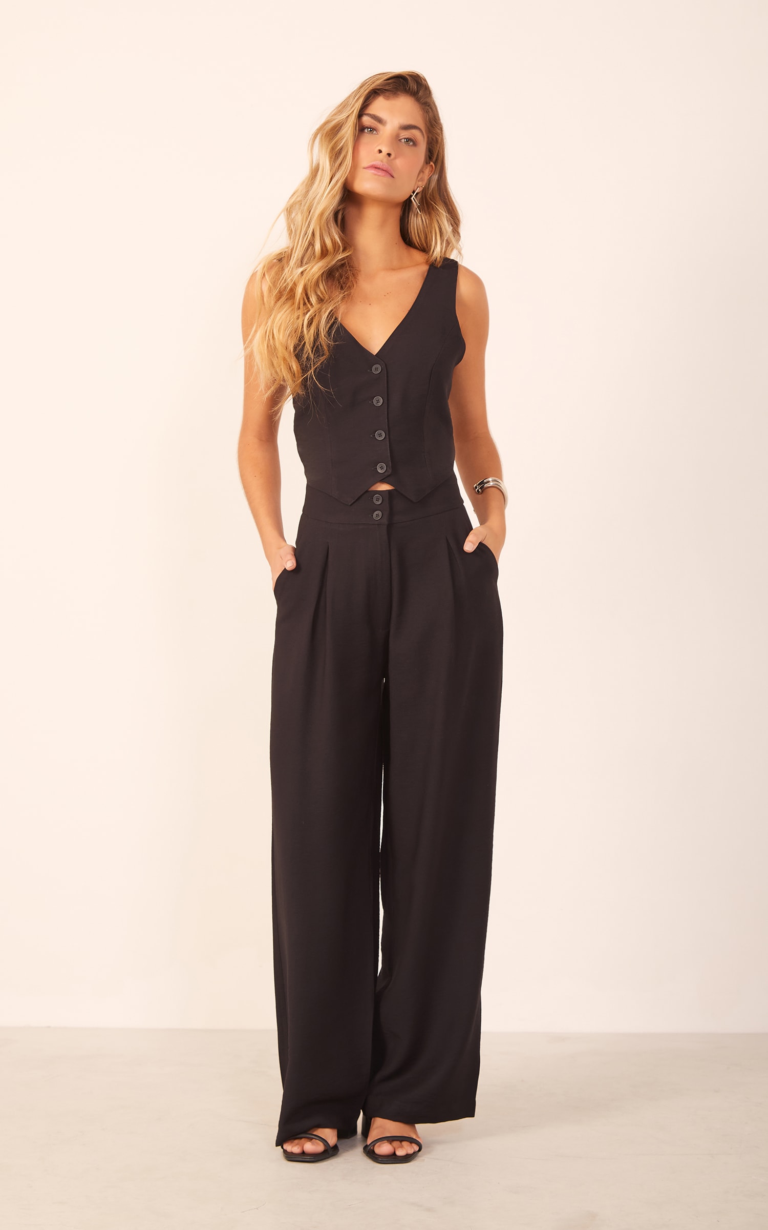 Pantalona Detalhe Pregas Preto