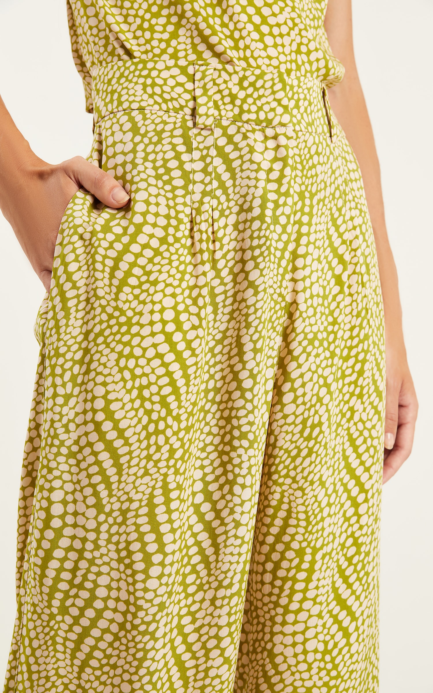 Pantalona Pregas Polen Verde Oliva