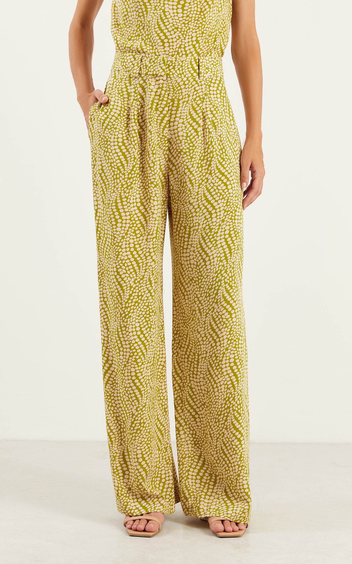 Pantalona Pregas Polen Verde Oliva