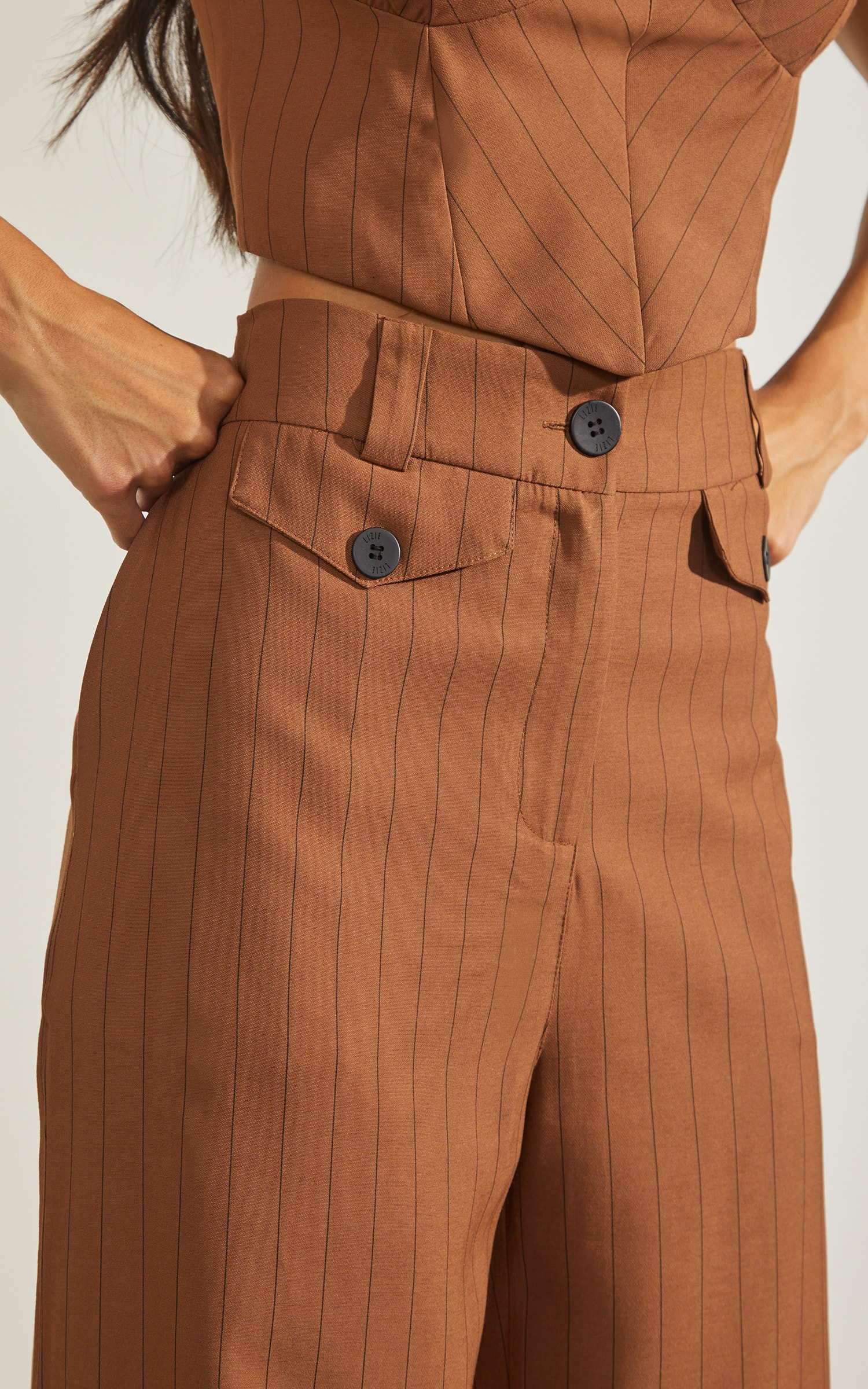 Pantalona Risca de Giz Marrom