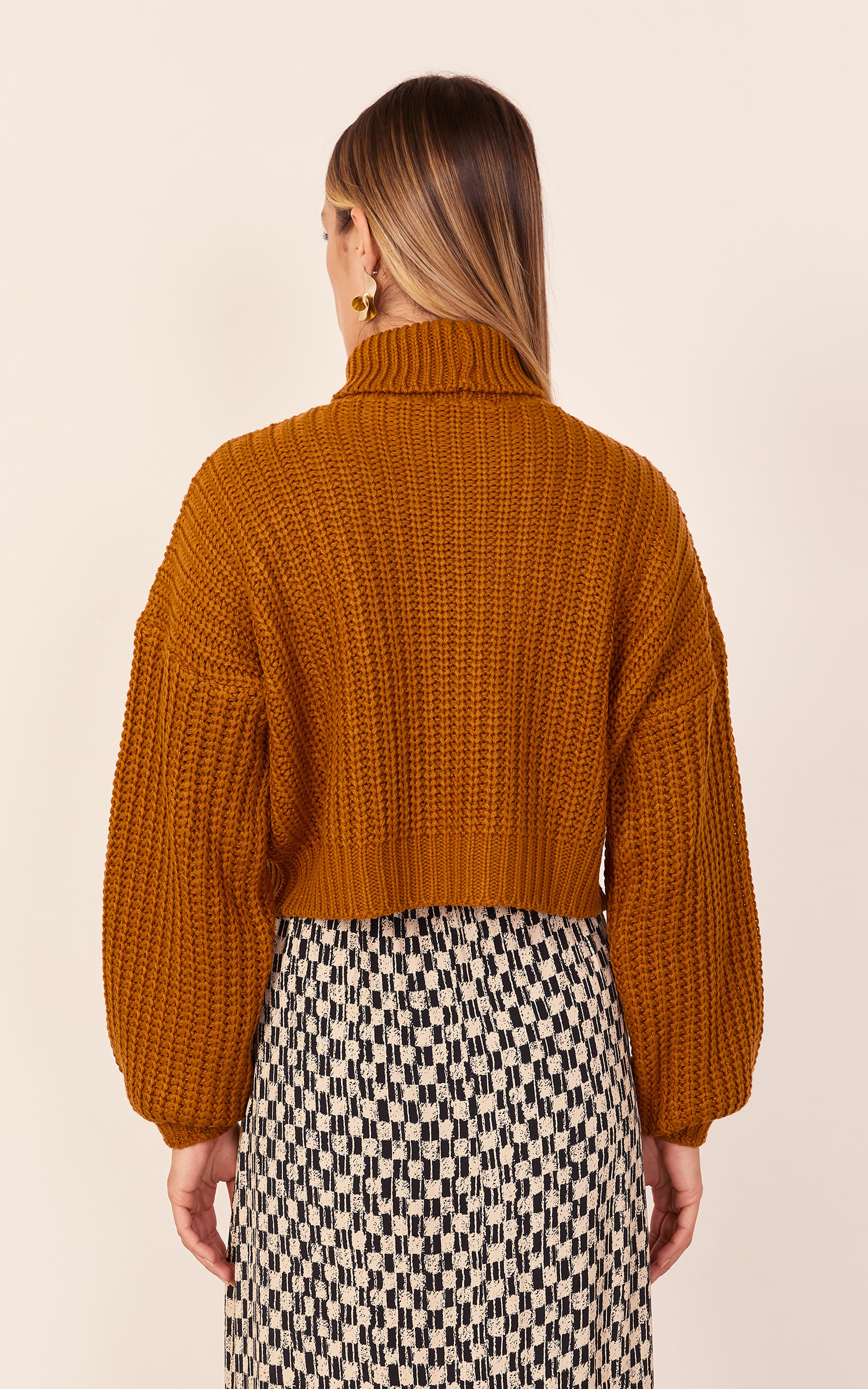 Pull Quadrado Gola Alta Caramelo