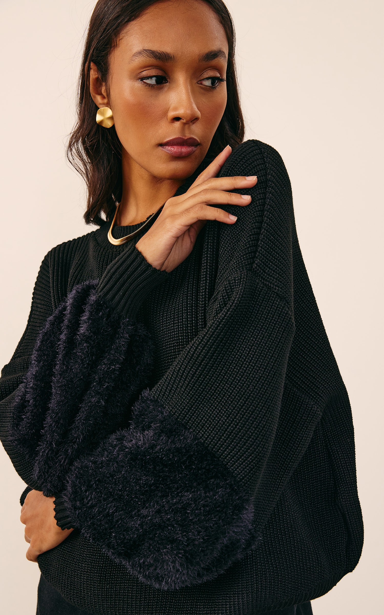 Pull Tricot Manga Detalhe Pelo Preto