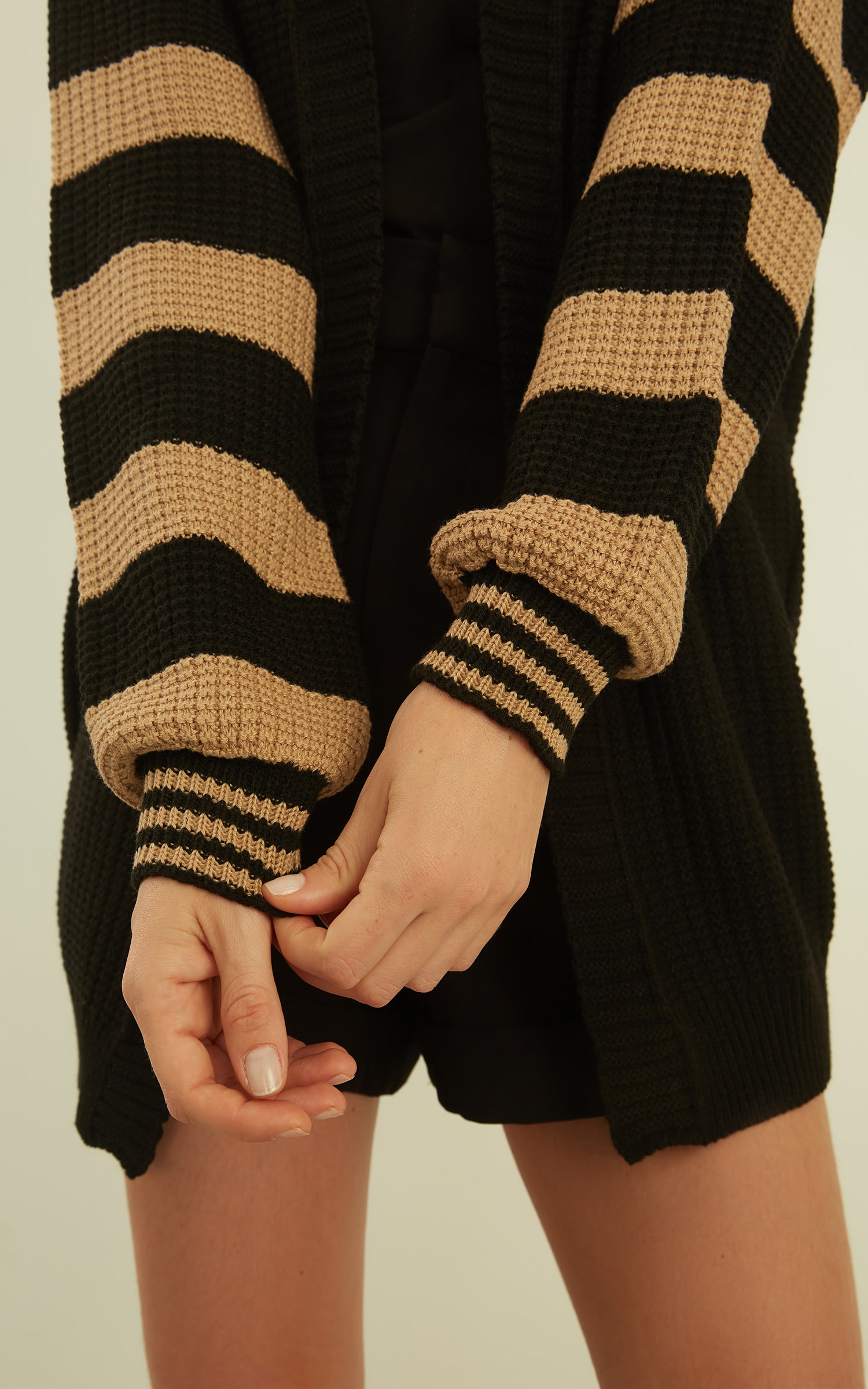 Pull Tricot Manga Preto e Areia