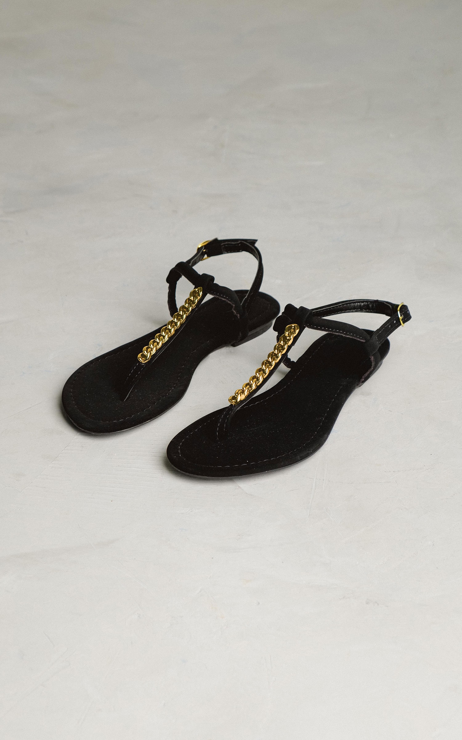 Rasteira Amour Preto e Dourado